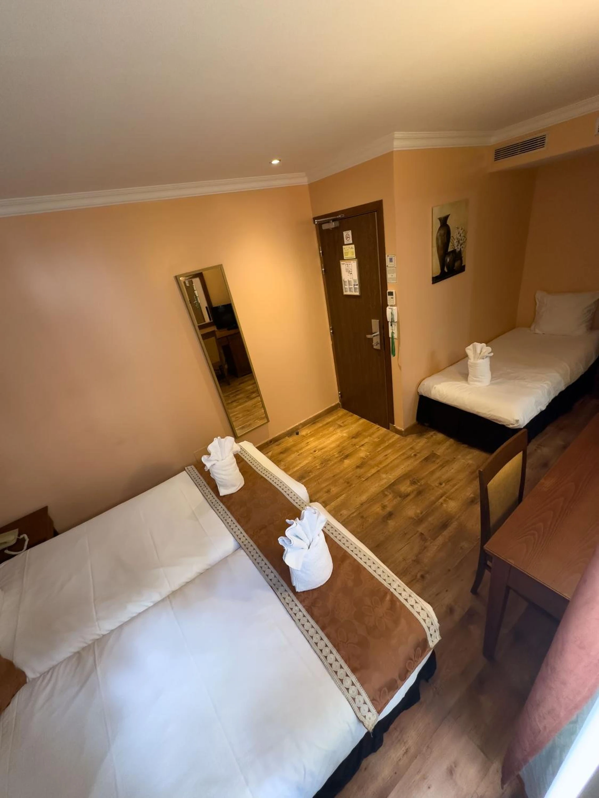 Chambre disponible pour un séminaire d'entreprise à 121 Paris Hotel - Paris
