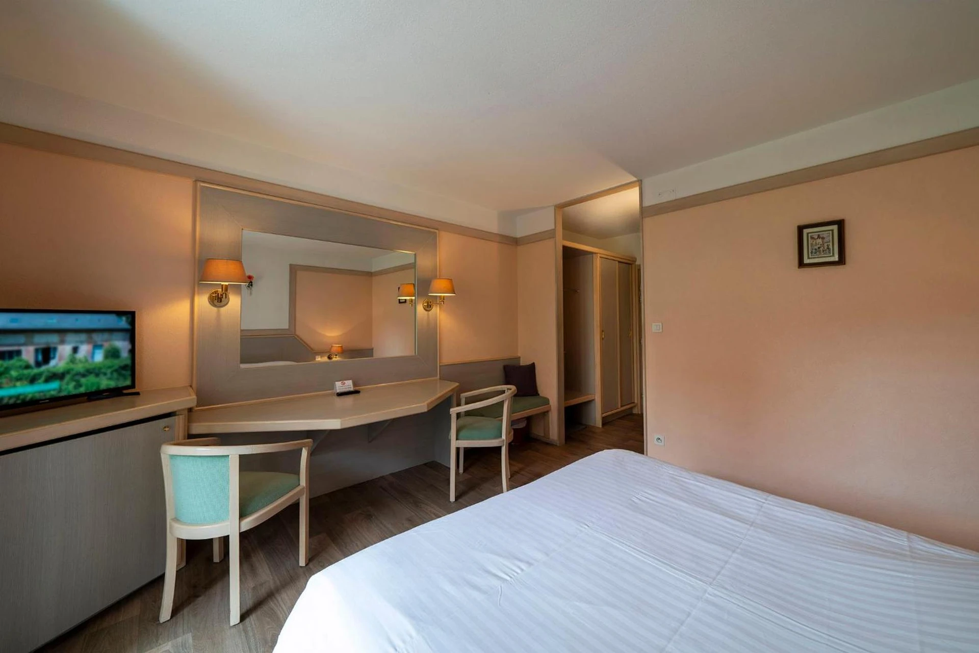 Chambre à Hôtel A la Vignette - COLMAR-NORD - Organiser un séminaire d'entreprise à Saint-Hippolyte