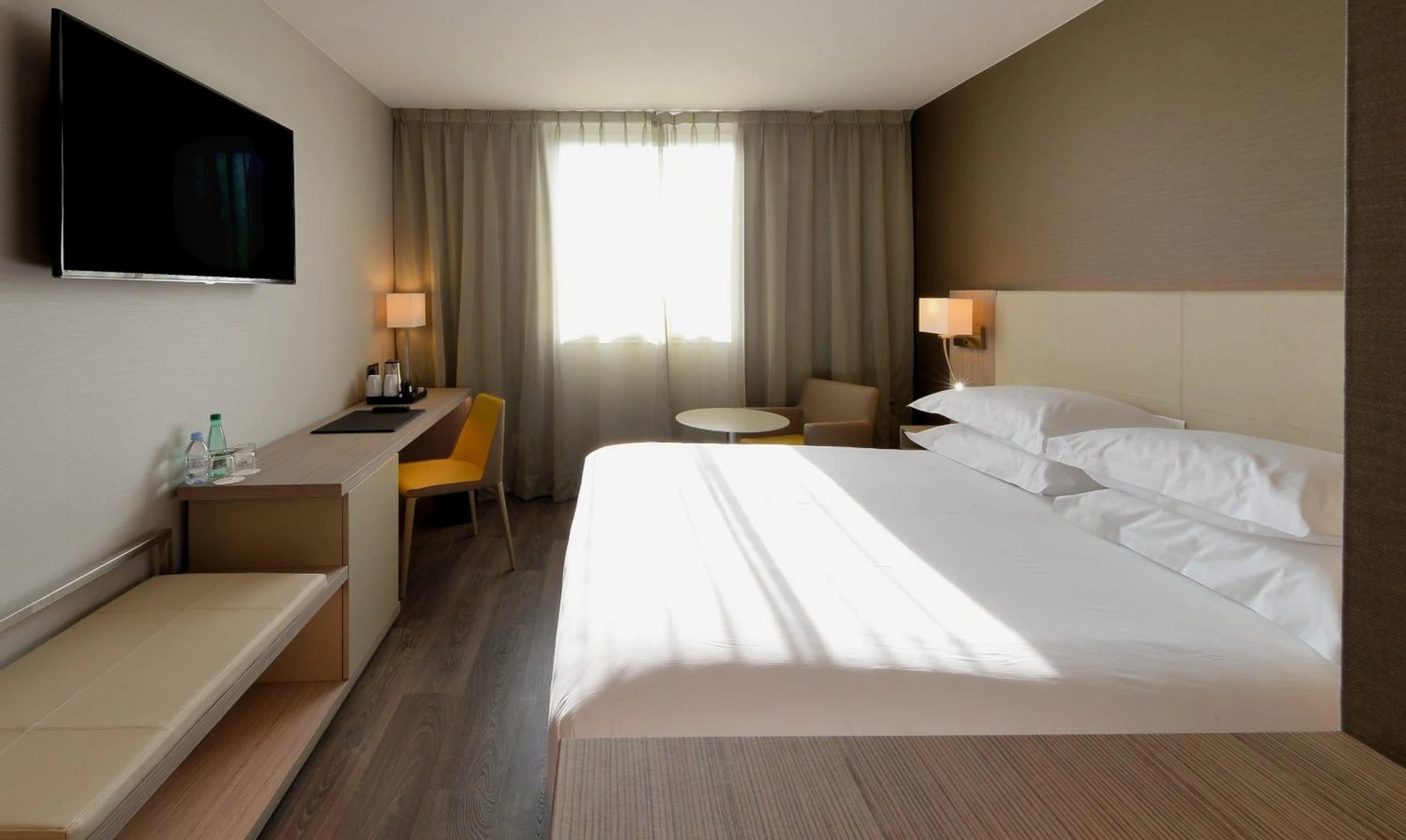 Magnifique chambre pour un séminaire d'entreprise à AC Hotel by Marriott Marseille Prado Vélodrome - Marseille