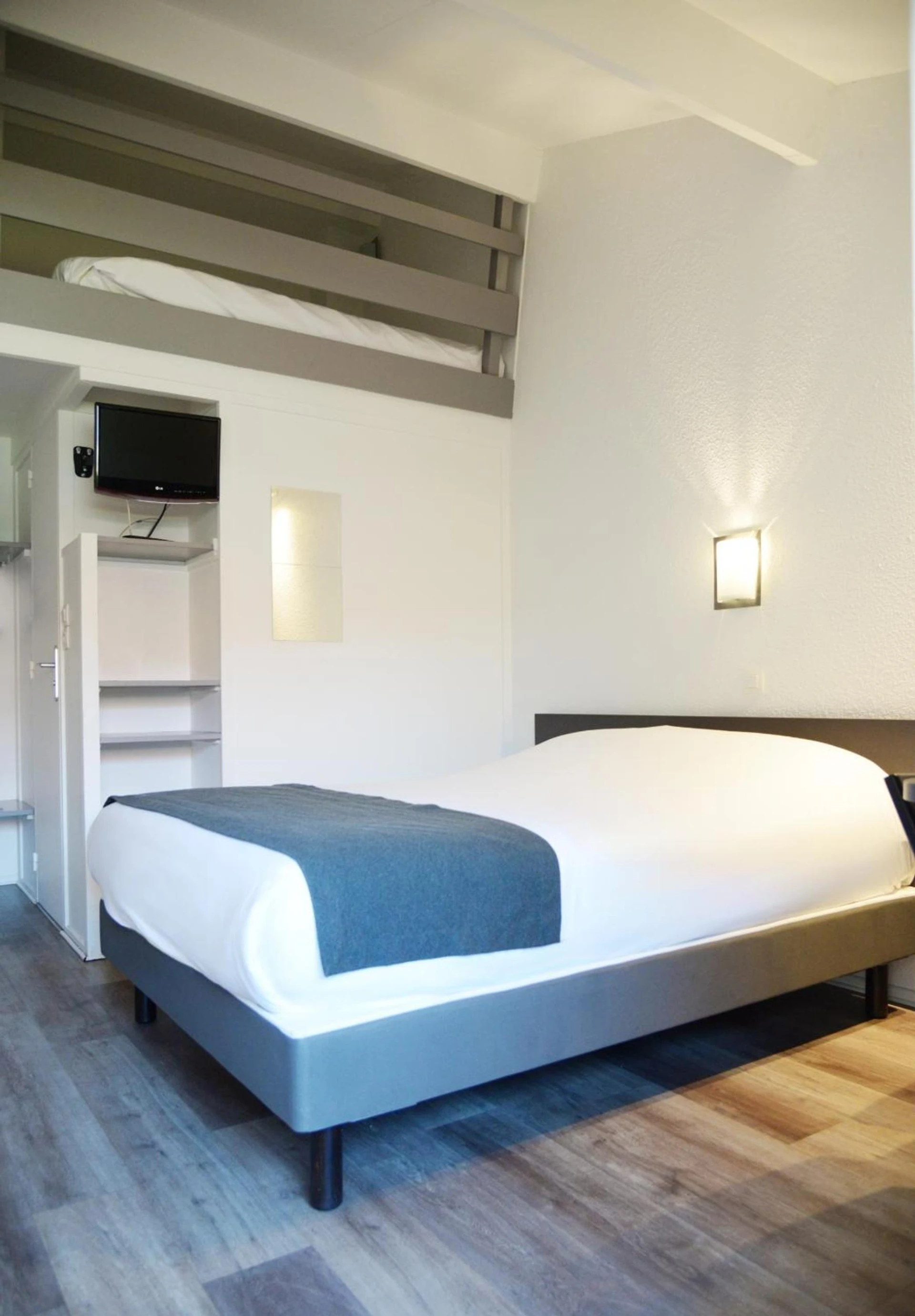 Chambre disponible pour un séminaire d'entreprise à Aerel Hotel Aéroport Blagnac - Saint-Genès-Champanelle