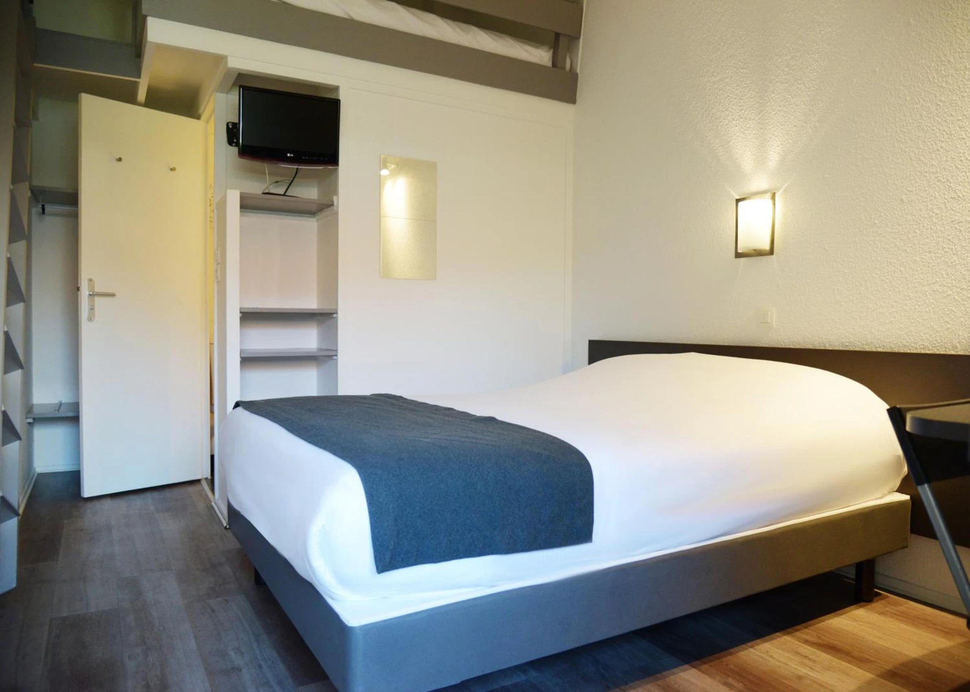 Chambre disponible pour un séminaire d'entreprise à Aerel Hotel Aéroport Blagnac - Saint-Genès-Champanelle