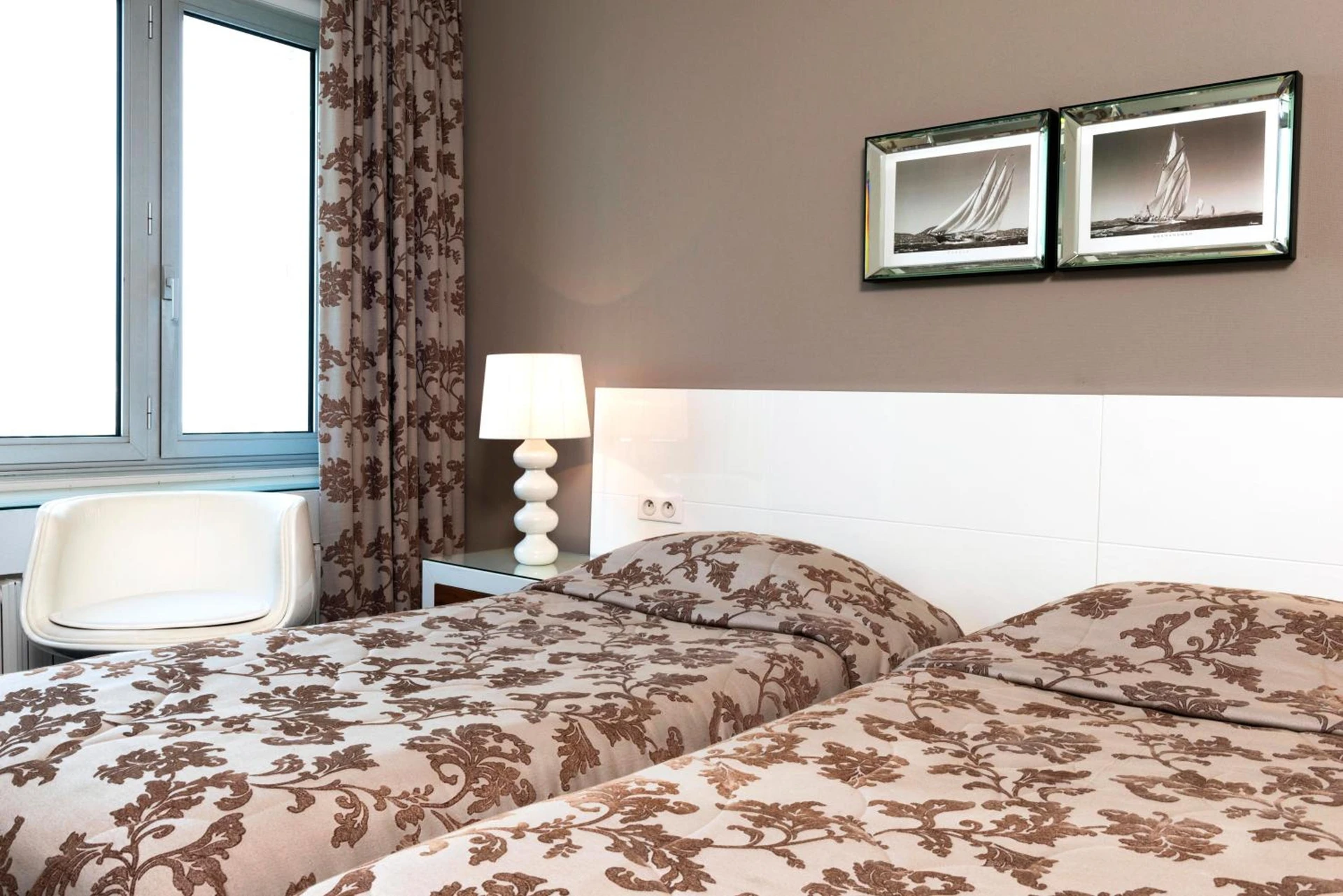 Chambre disponible pour un séminaire d'entreprise à Hotel Aguado - Dieppe