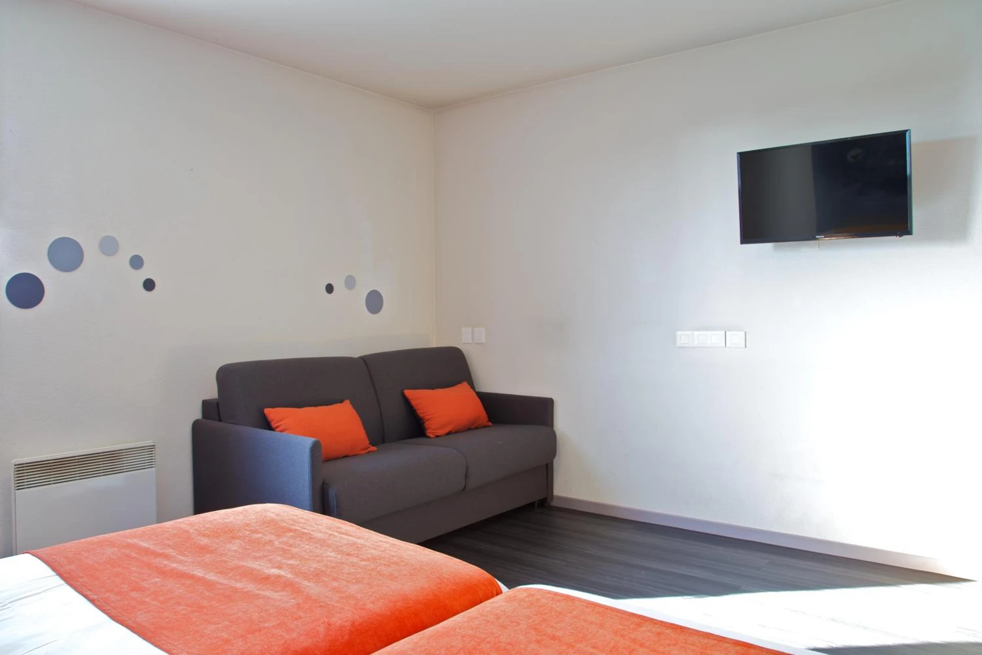 Magnifique chambre pour un séminaire d'entreprise à Aka Lodge Lyon Eurexpo Arena Stadium - Meyzieu