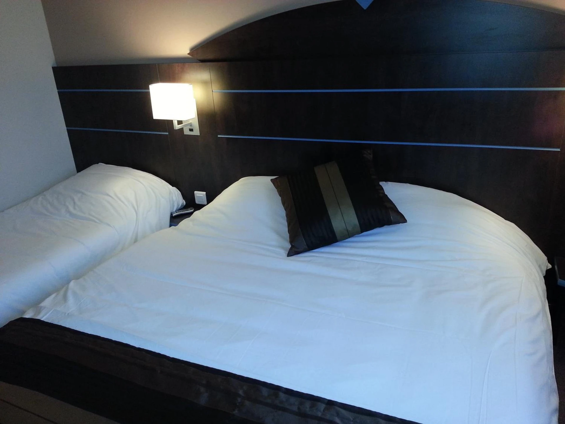 Magnifique chambre pour un séminaire d'entreprise à Hôtel Akena City Caudry - Caudry