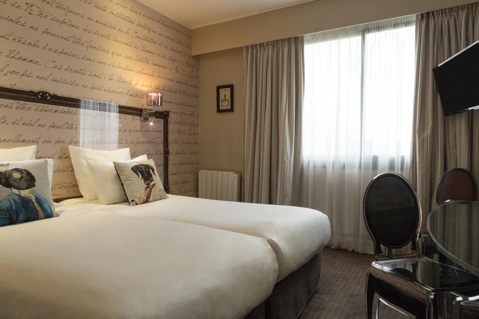 Magnifique chambre pour un séminaire d'entreprise à Hotel Albert 1er - Rueil-Malmaison