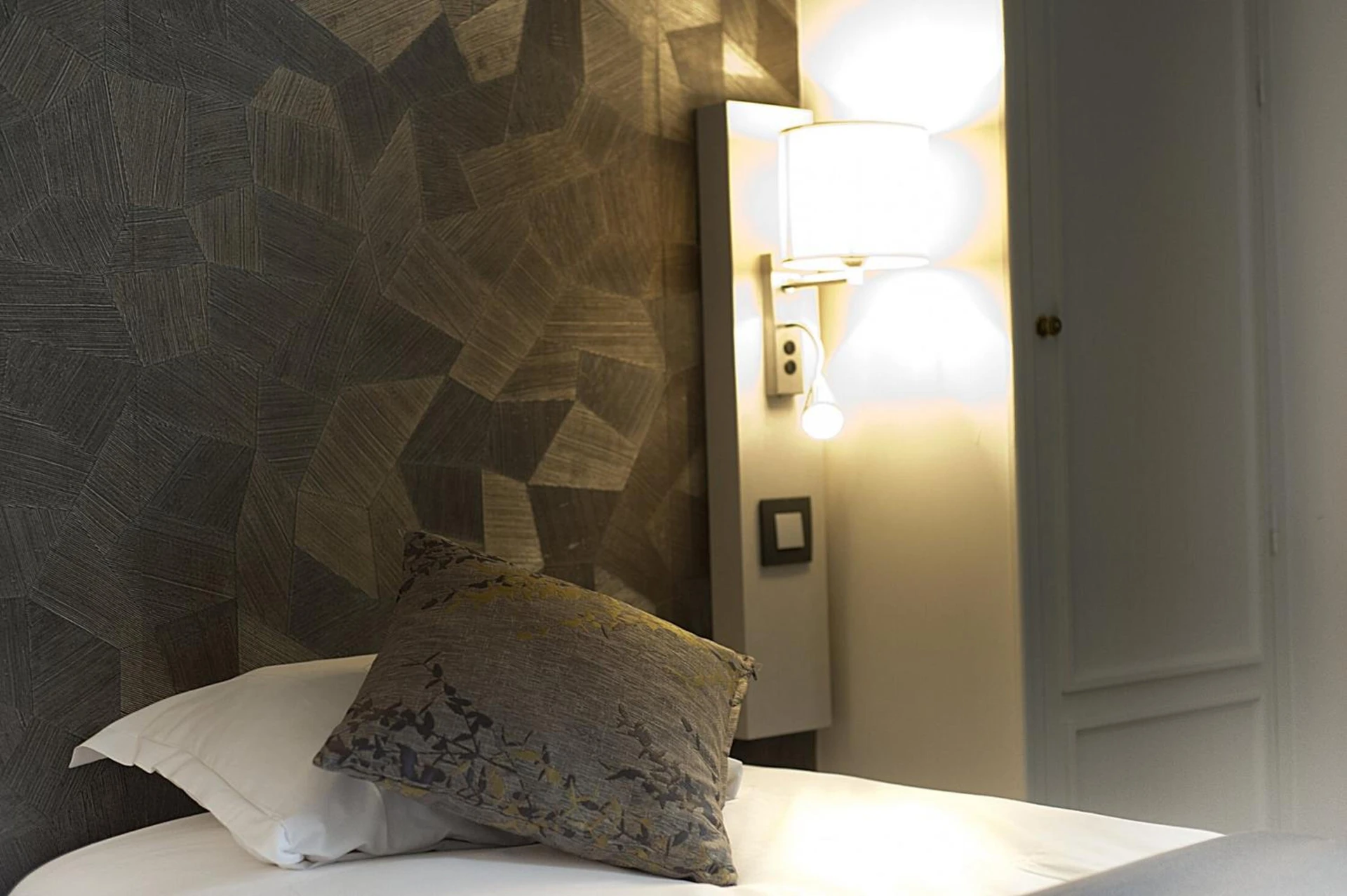 Chambre disponible pour un séminaire d'entreprise à Hôtel Albert Elisabeth Gare SNCF - Clermont-Ferrand