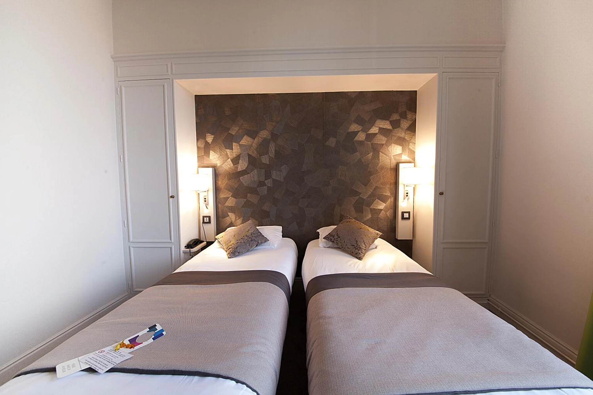 Chambre disponible pour un séminaire d'entreprise à Hôtel Albert Elisabeth Gare SNCF - Clermont-Ferrand