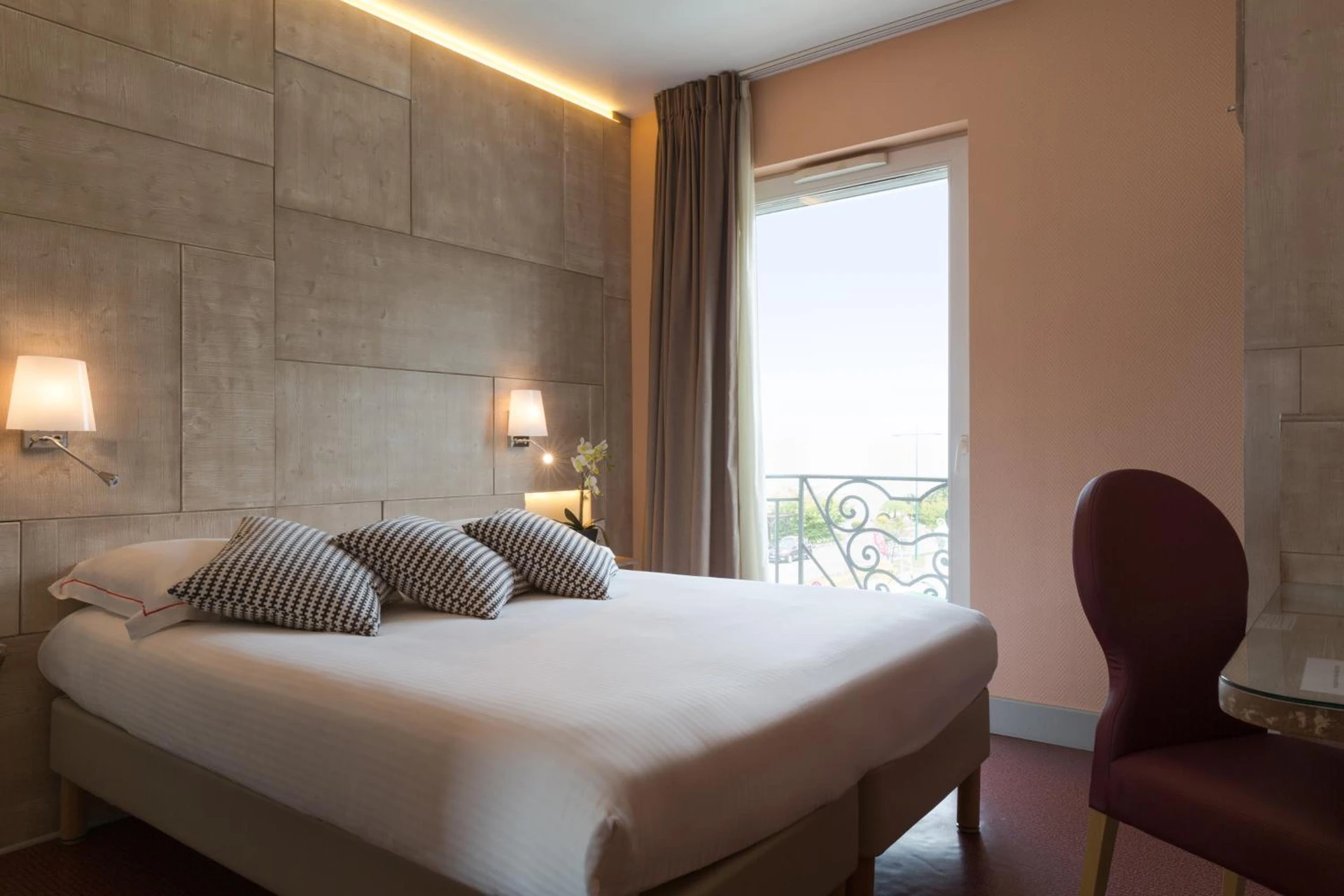 Chambre disponible pour un séminaire d'entreprise à The Originals Boutique, Hôtel Alizé, Évian-les-Bains - Évian-les-Bains