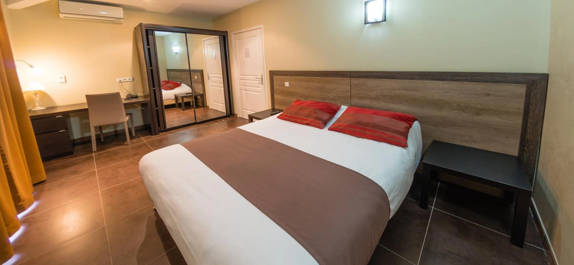 Chambre disponible pour un séminaire d'entreprise à Allotel - Fos-sur-Mer