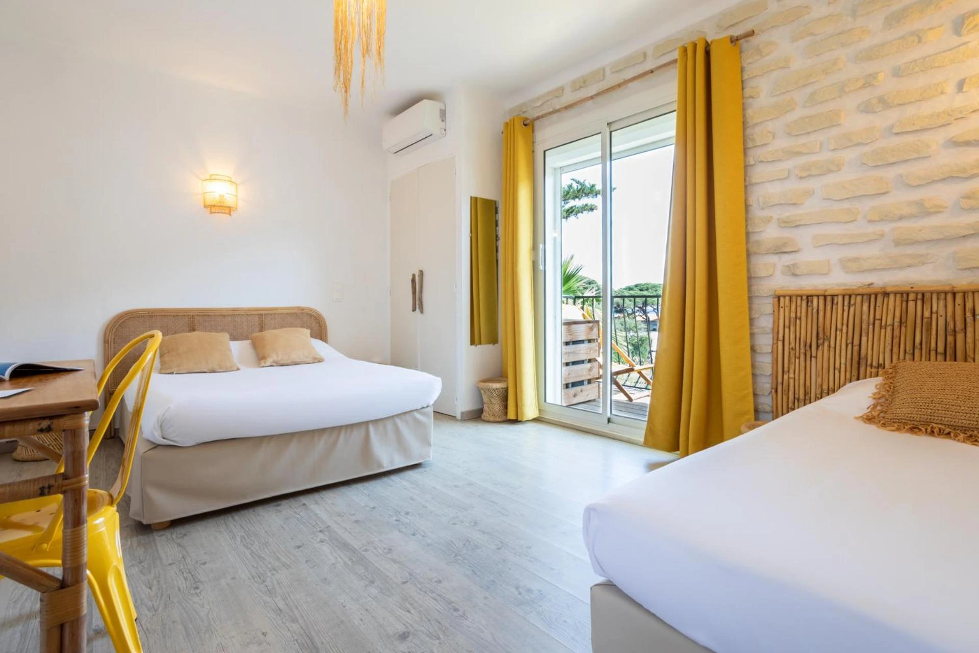 Chambre disponible pour un séminaire d'entreprise à Hôtel Almanarre Plage - Hôtel Eco-Responsable face à la mer - Hyères