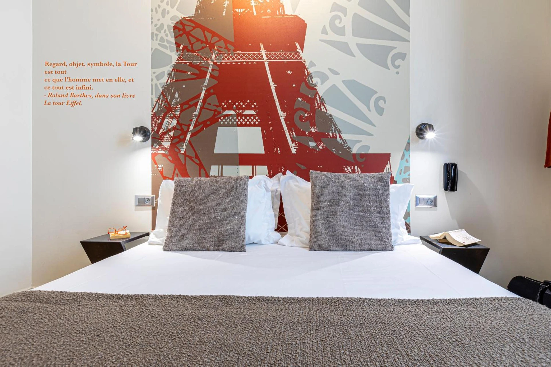 Chambre disponible pour un séminaire d'entreprise à Hotel Alpha Paris Eiffel by Patrick Hayat - Boulogne-Billancourt