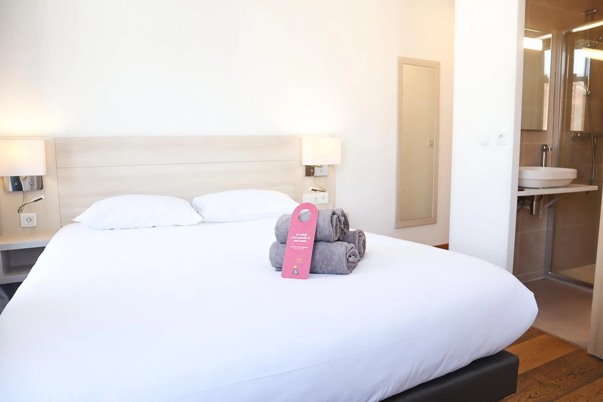 Magnifique chambre pour un séminaire d'entreprise à HOTEL AMBASSADEUR - Lille