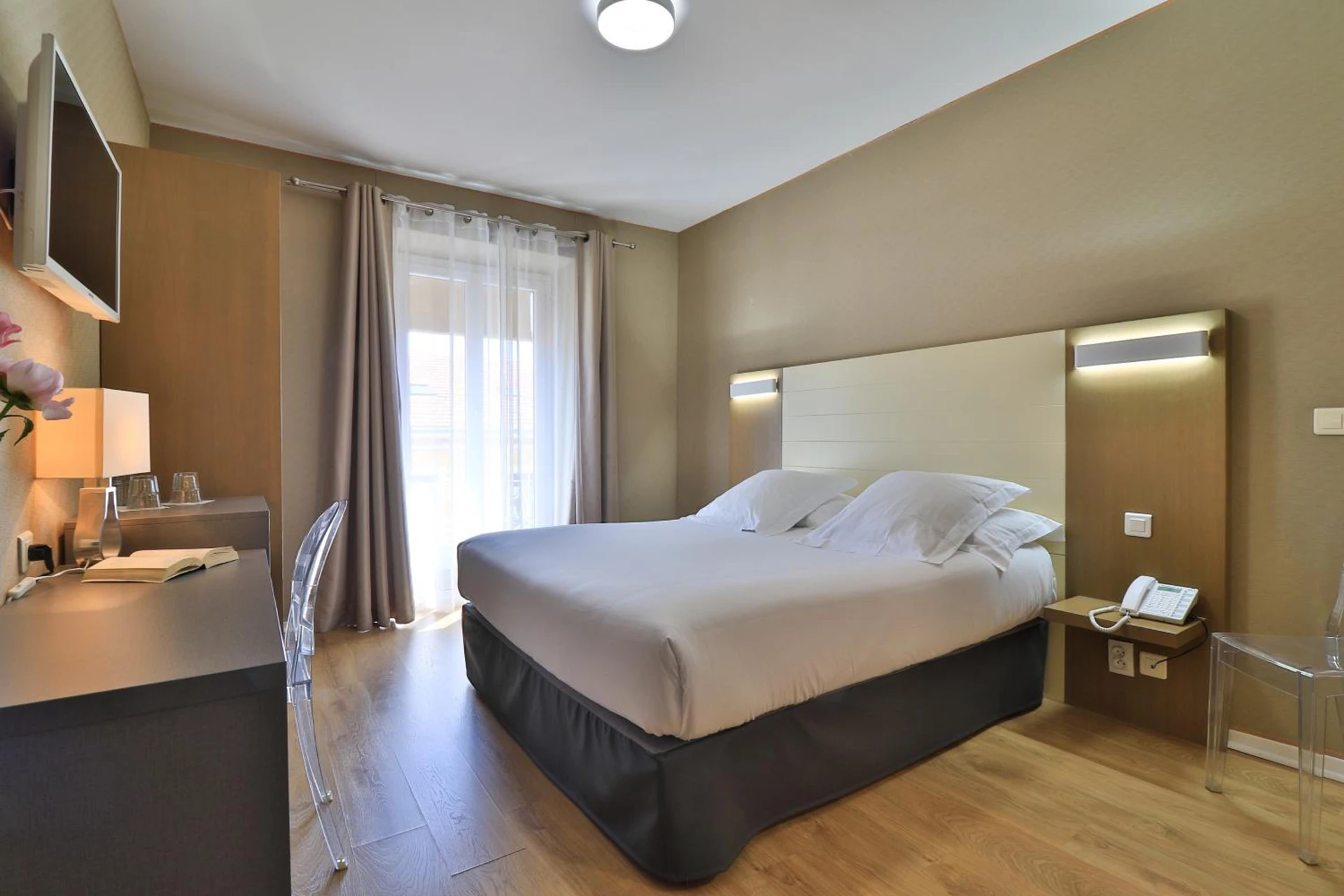 Chambre disponible pour un séminaire d'entreprise à Hotel Amiraute - Cannes