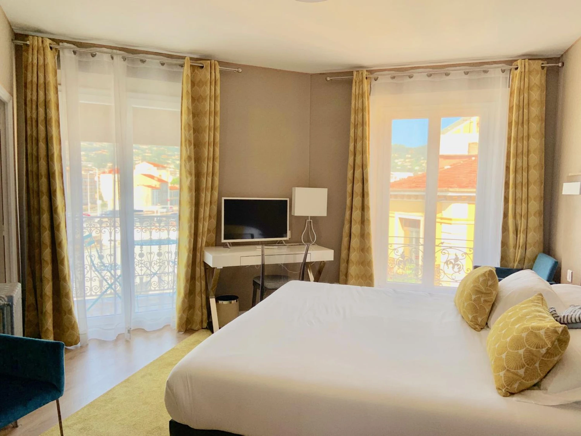 Magnifique chambre pour un séminaire d'entreprise à Hotel Amiraute - Cannes
