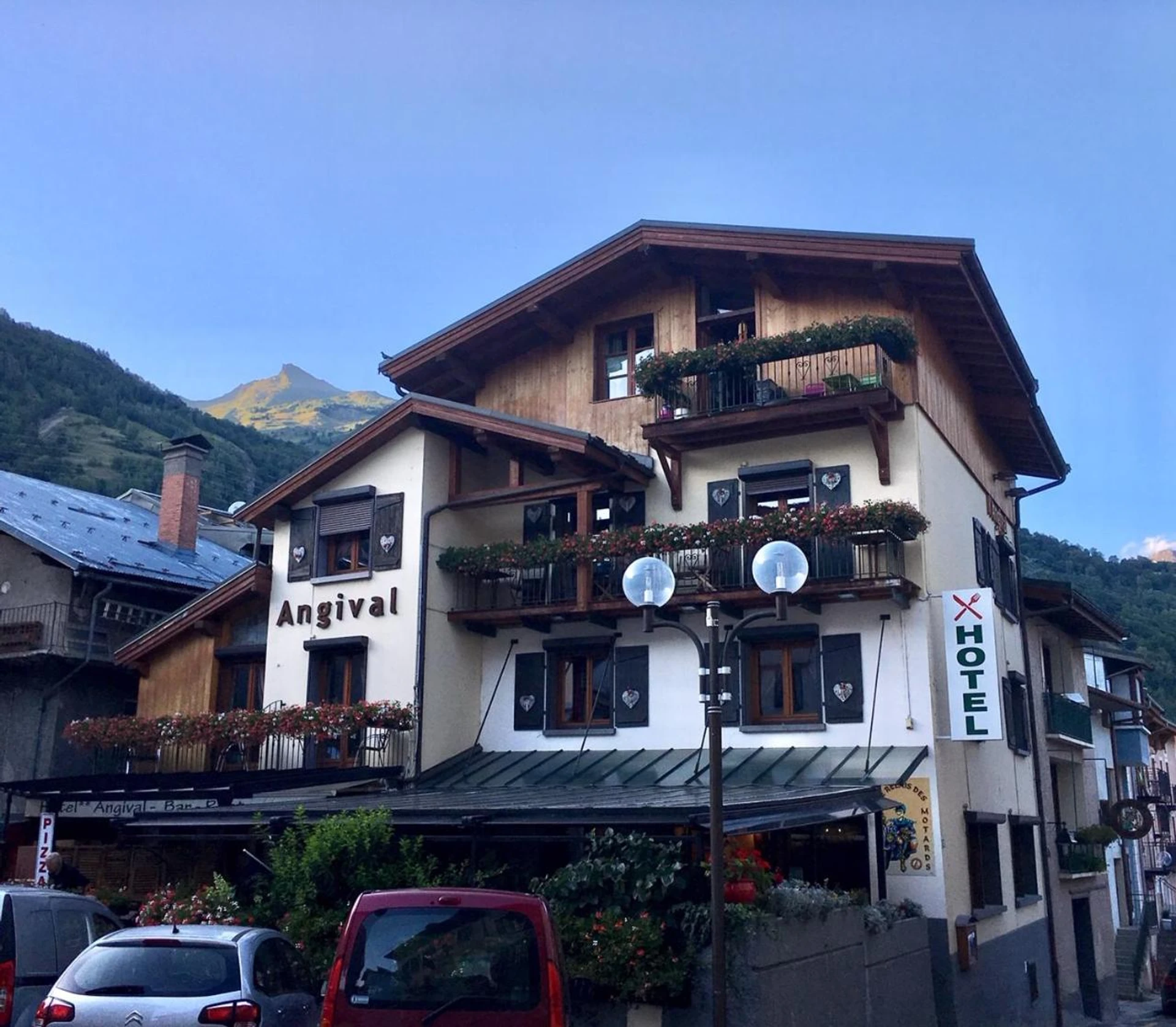 Organiser un séminaire d'entreprise : Hôtel Restaurant Angival - Chambres et Appartement à bourg-saint-maurice