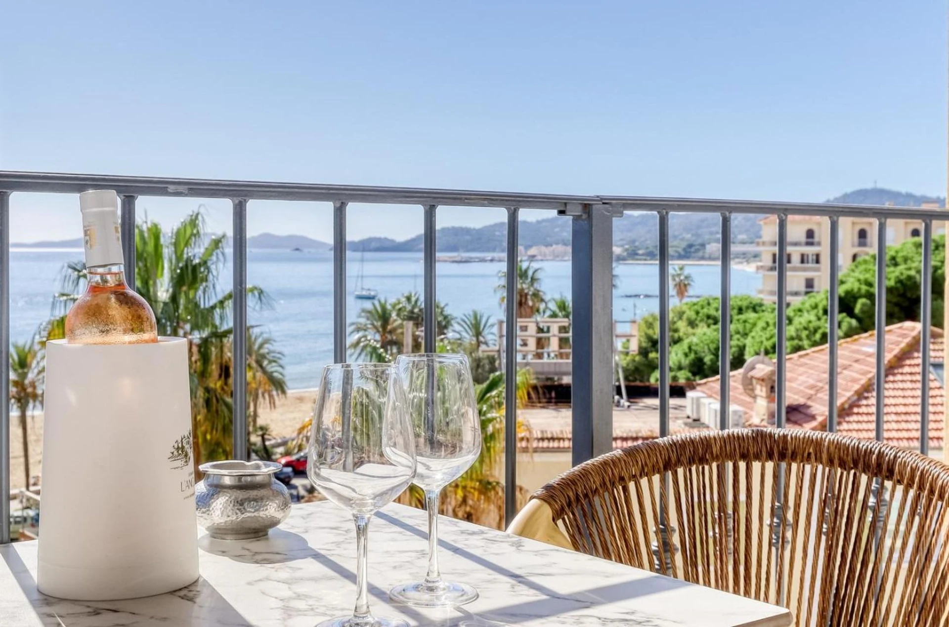 Organiser un séminaire d'entreprise : Anglade Hotel à le-lavandou