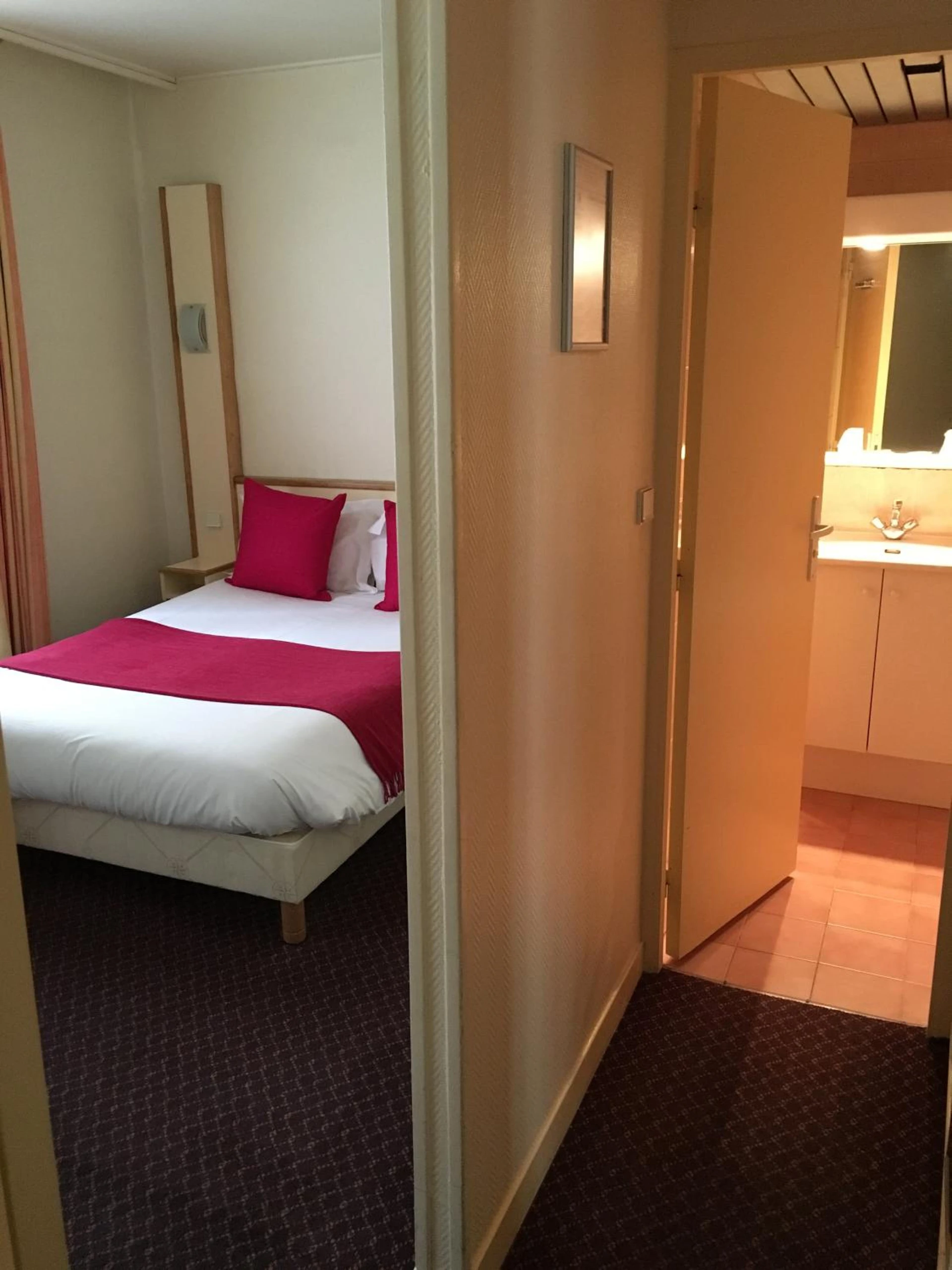 Chambre disponible pour un séminaire d'entreprise à Hotel Antin St Georges - Paris