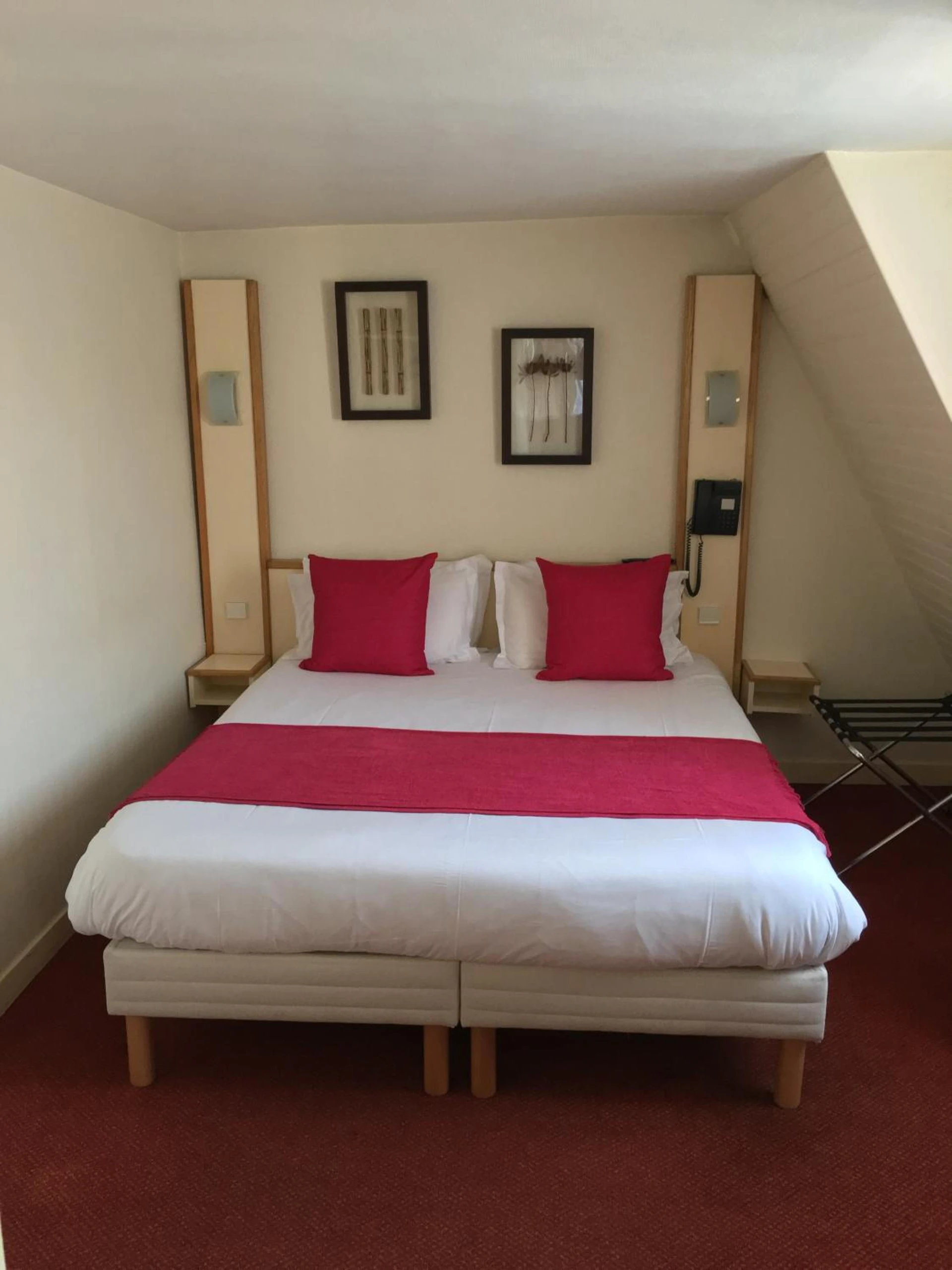 Magnifique chambre pour un séminaire d'entreprise à Hotel Antin St Georges - Paris