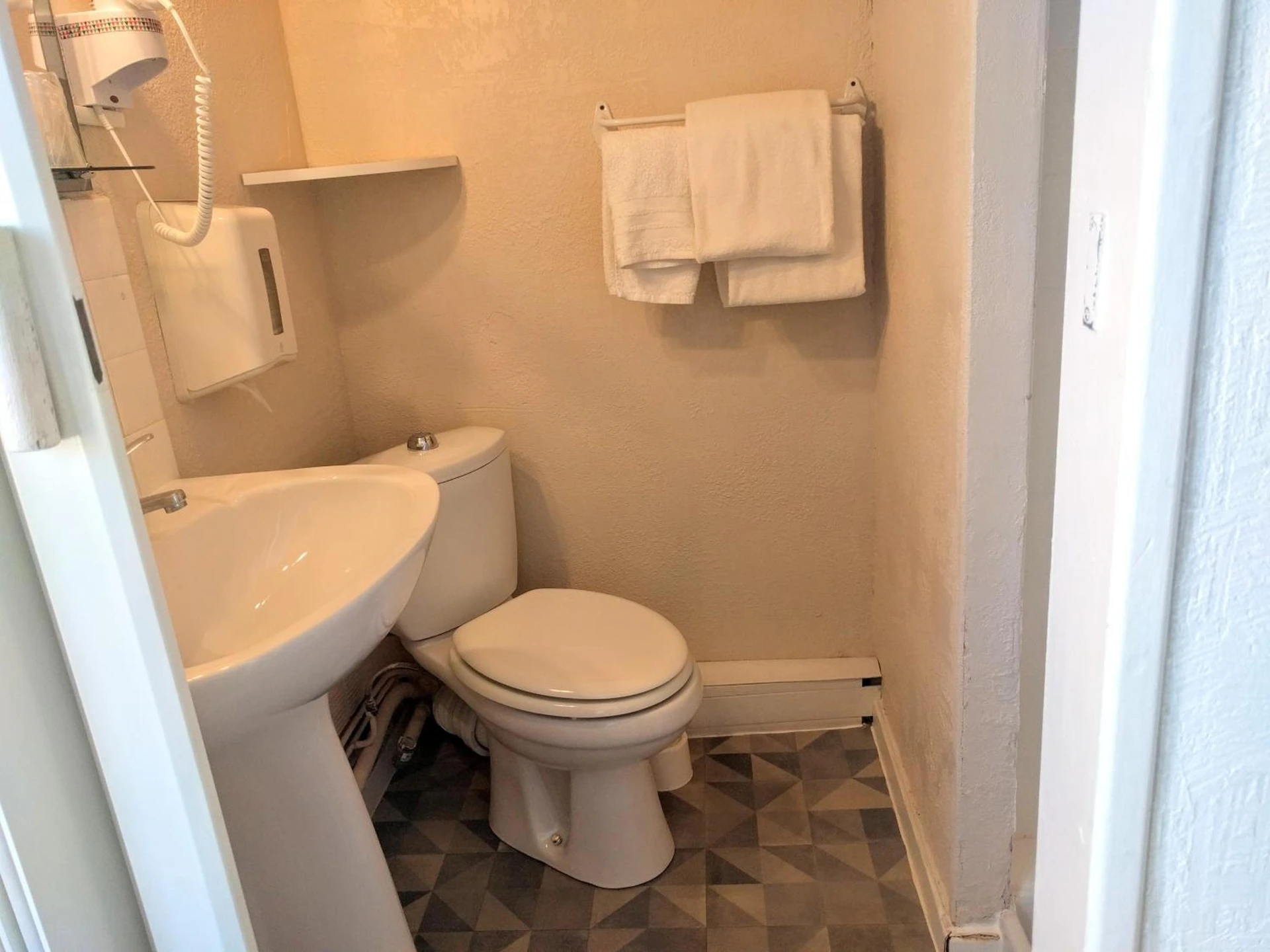 Magnifique chambre pour un séminaire d'entreprise à Hotel Araur - Agde