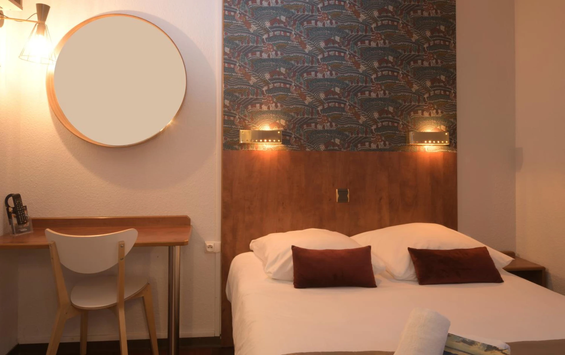 Chambre disponible pour un séminaire d'entreprise à Hotel Arc-En-Ciel Colmar Contact Hotel - Colmar