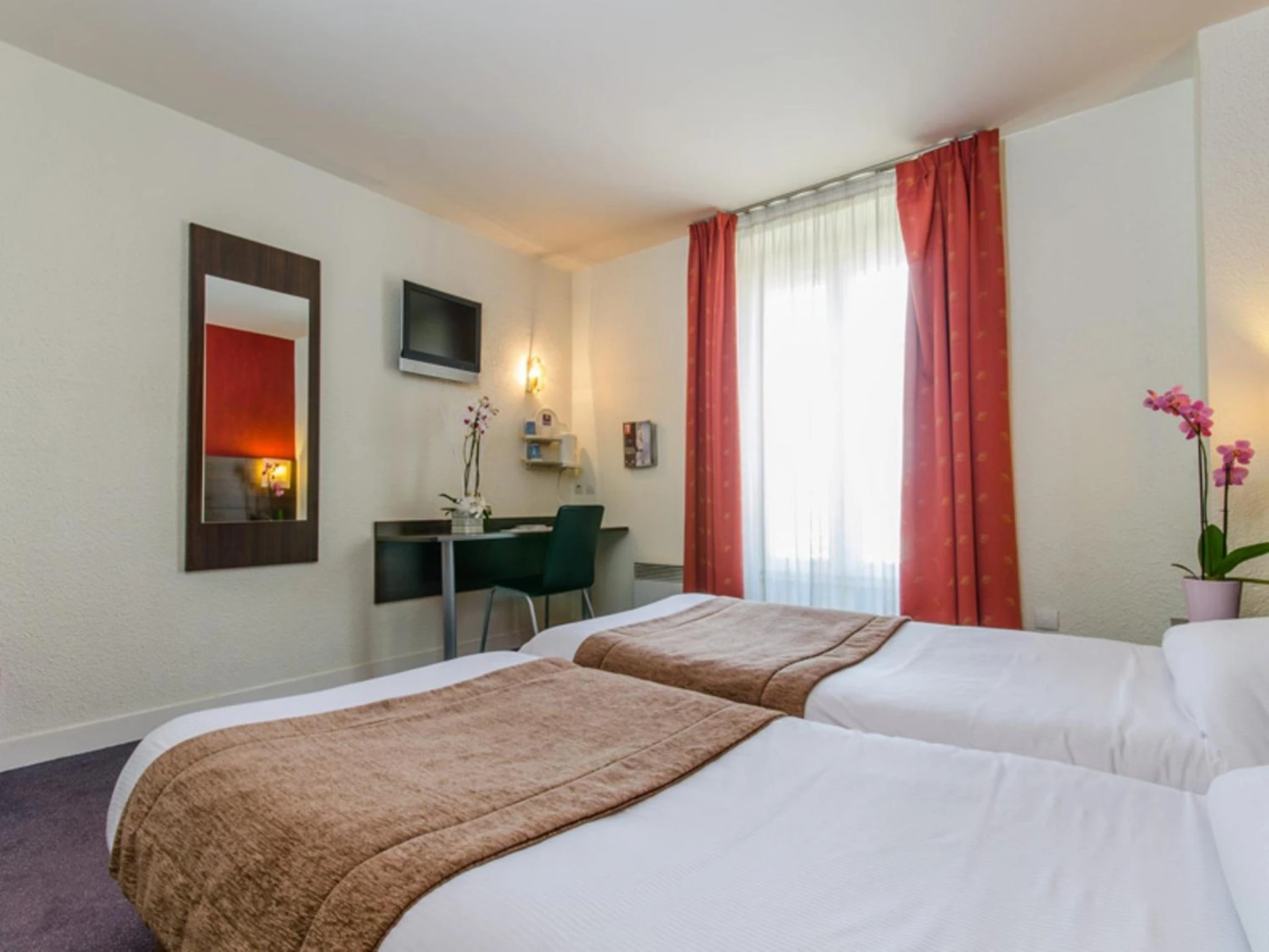 Chambre disponible pour un séminaire d'entreprise à Hotel Arc Paris Porte d'Orléans - Montrouge