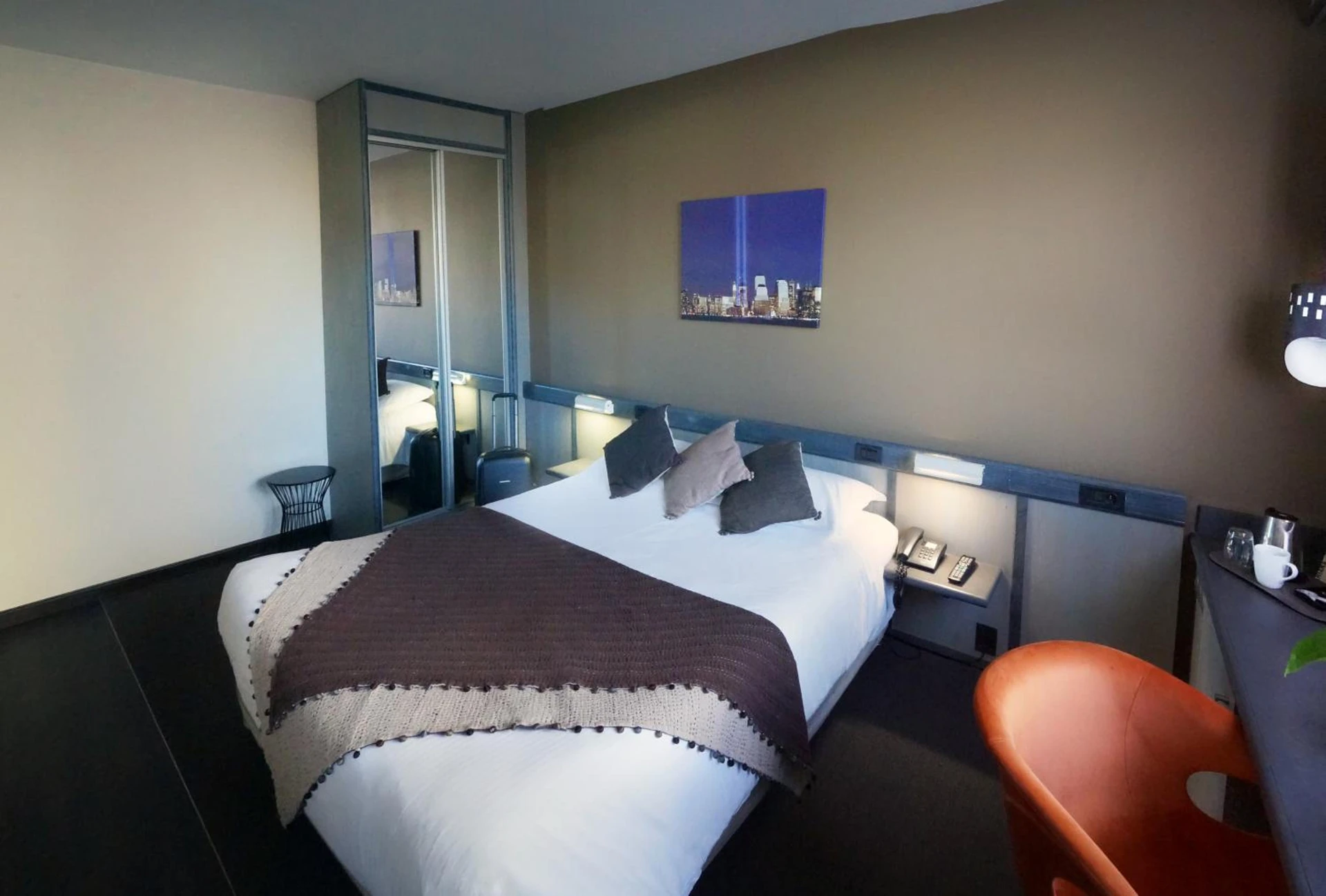 Chambre disponible pour un séminaire d'entreprise à Hotel Gratte-Ciel Ariana - Villeurbanne