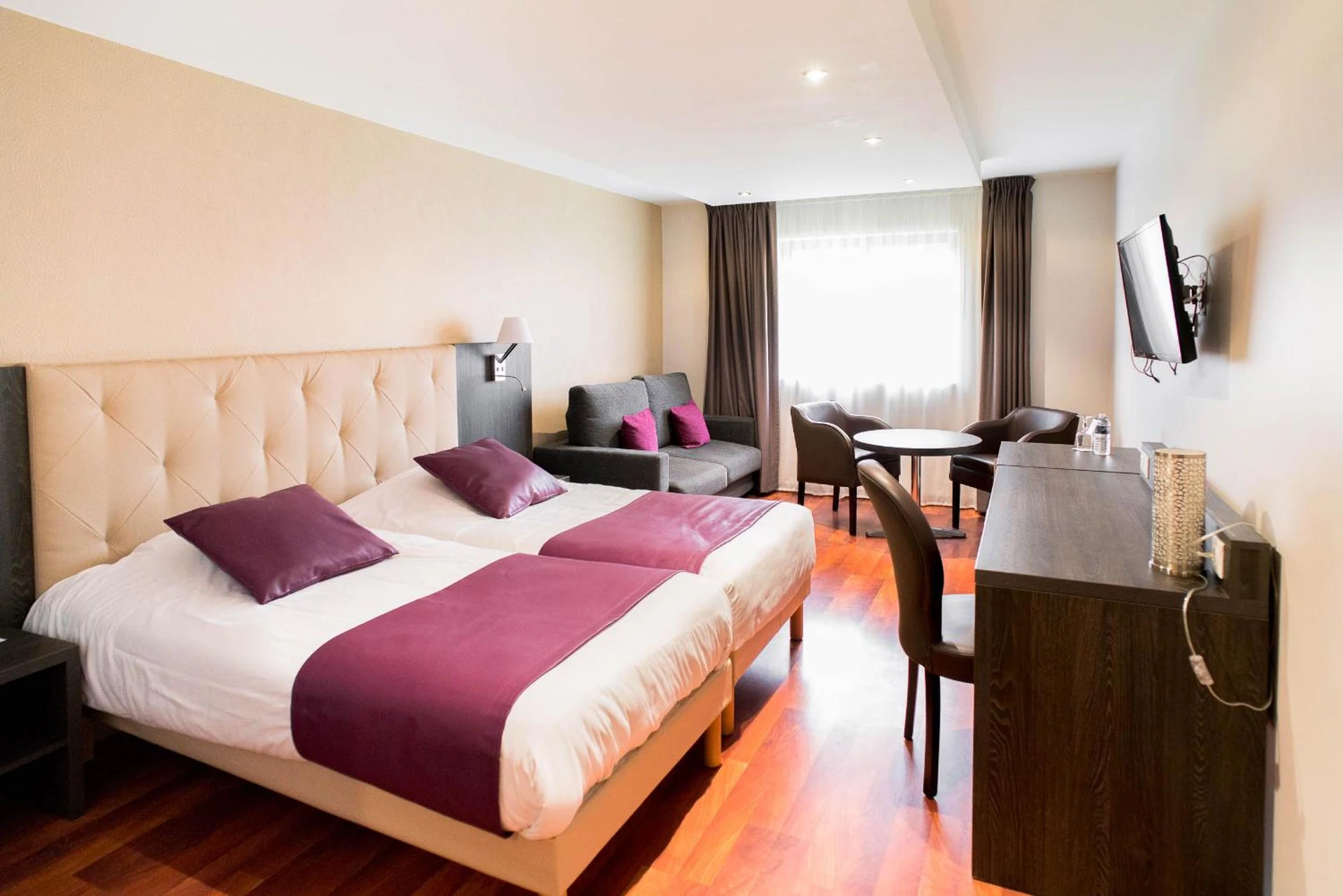 Chambre disponible pour un séminaire d'entreprise à Hôtel Ariane - Fos-sur-Mer