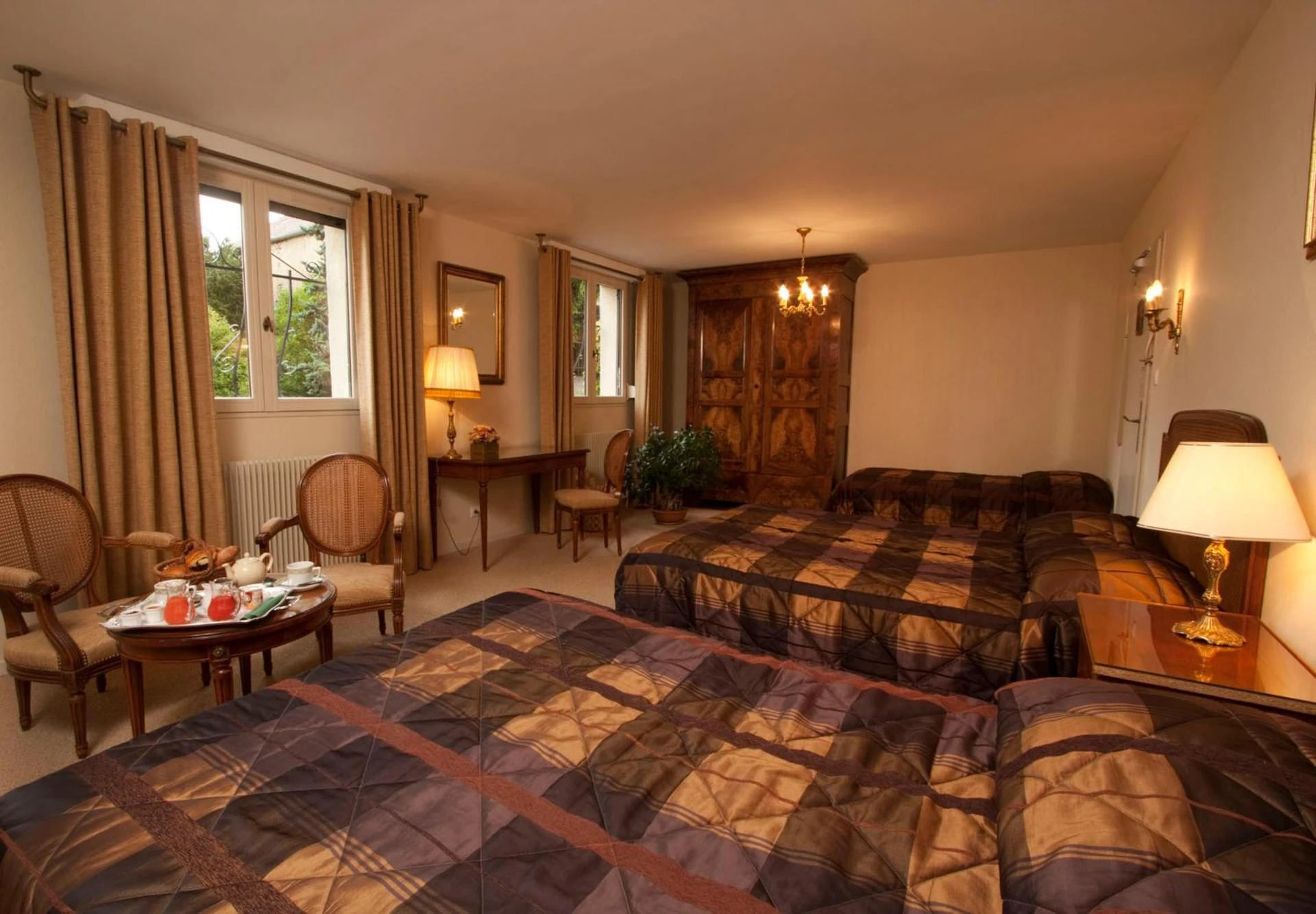 Magnifique chambre pour un séminaire d'entreprise à Logis Hôtel Arts et Terroirs - Gevrey-Chambertin