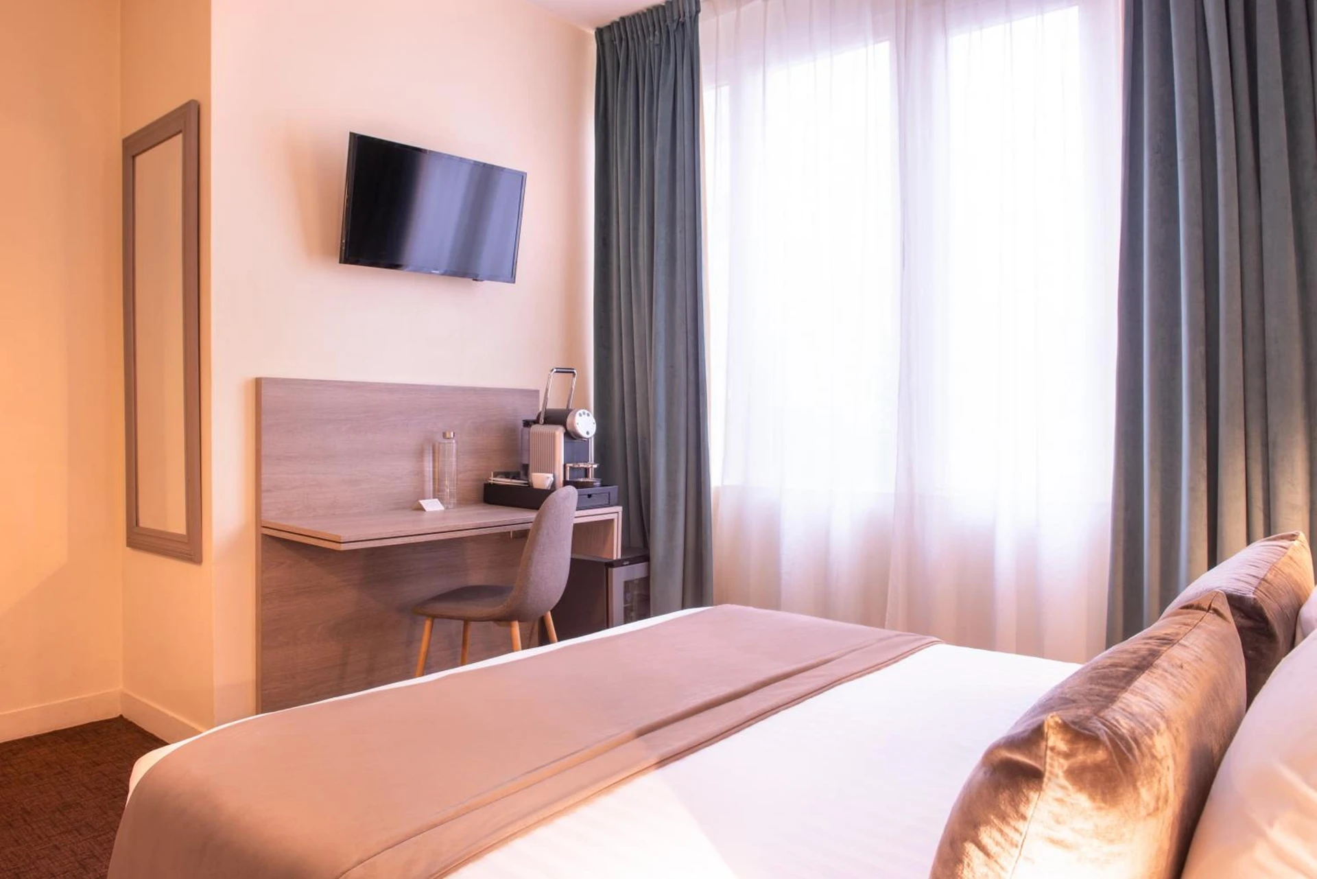 Magnifique chambre pour un séminaire d'entreprise à Hôtel Aston Paris - Paris