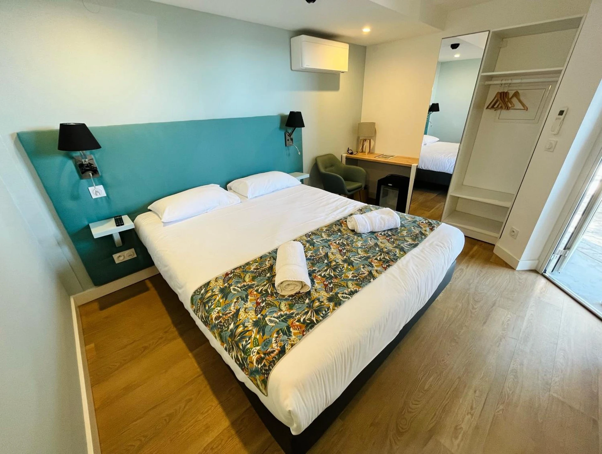 Chambre disponible pour un séminaire d'entreprise à Hôtel Astria - Le Lavandou