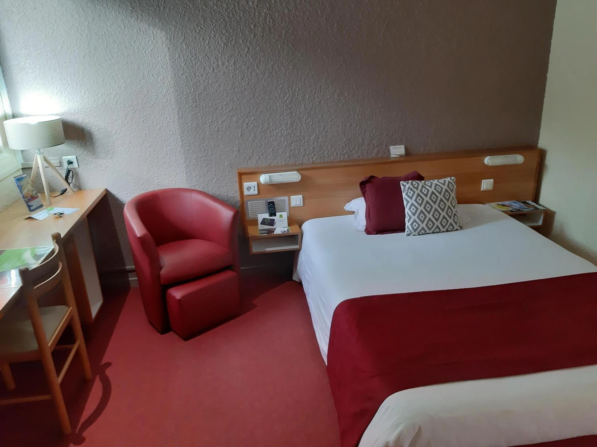 Chambre disponible pour un séminaire d'entreprise à Logis Hôtel Atrium Epinal Golbey Chavelot - Épinal