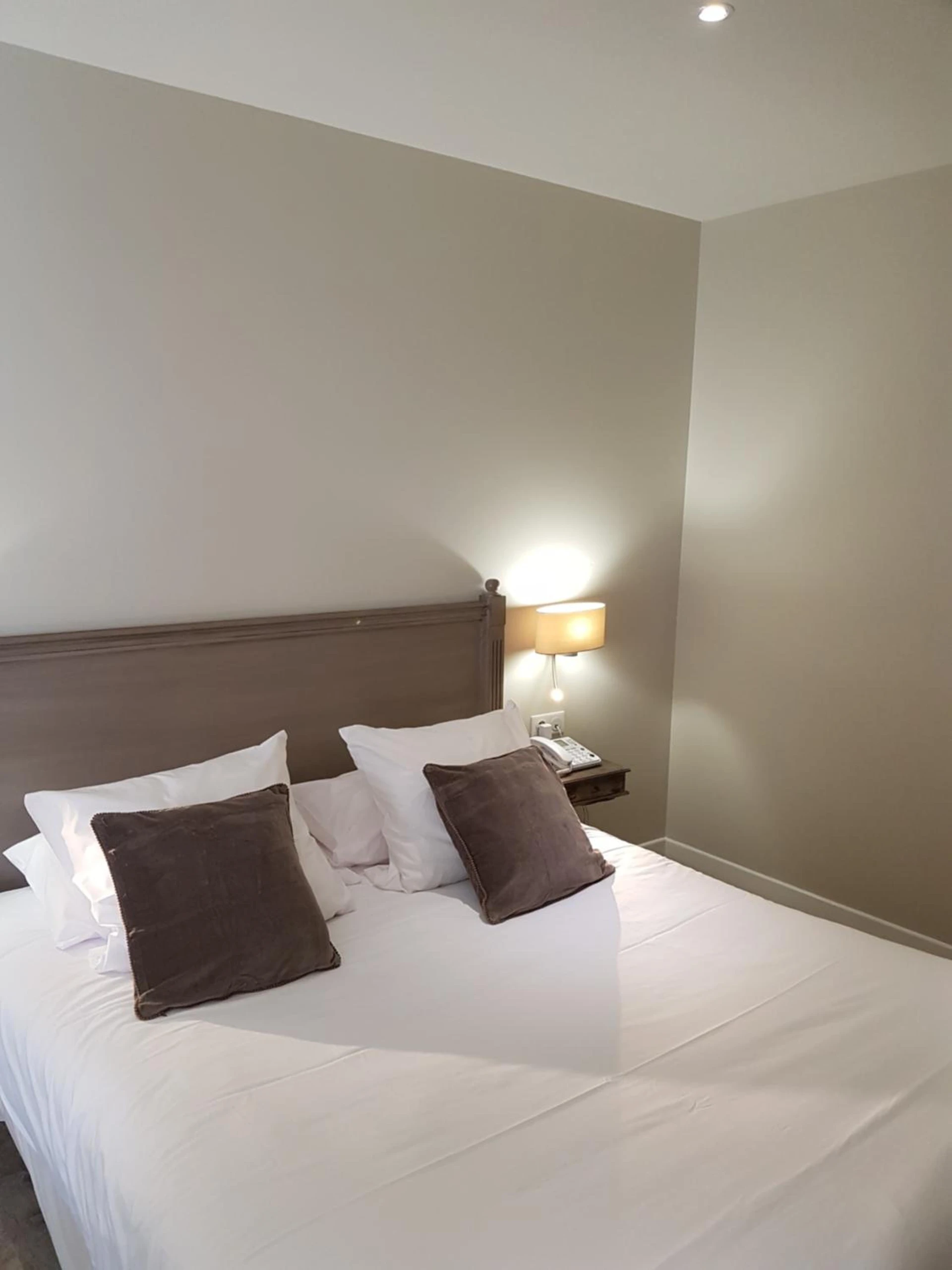 Chambre disponible pour un séminaire d'entreprise à Hôtel Au Bon Coin - Biarritz