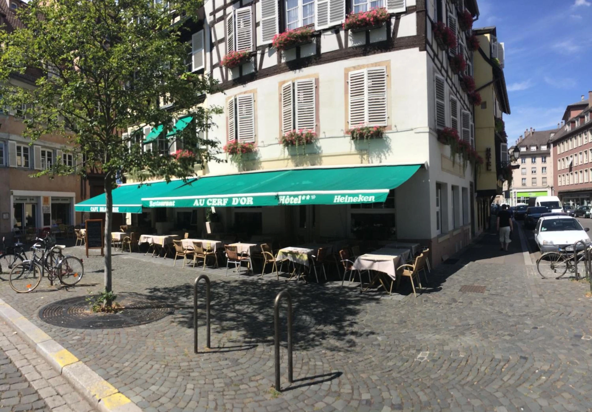 Lieu convivial pour un séminaire d'entreprise à Logis Hôtel Restaurant Au Cerf d'Or - Strasbourg - En savoir plus 