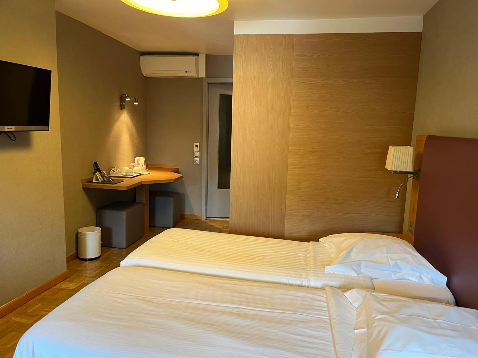 Chambre disponible pour un séminaire d'entreprise à Logis Hôtel Restaurant Au Cerf d'Or - Strasbourg