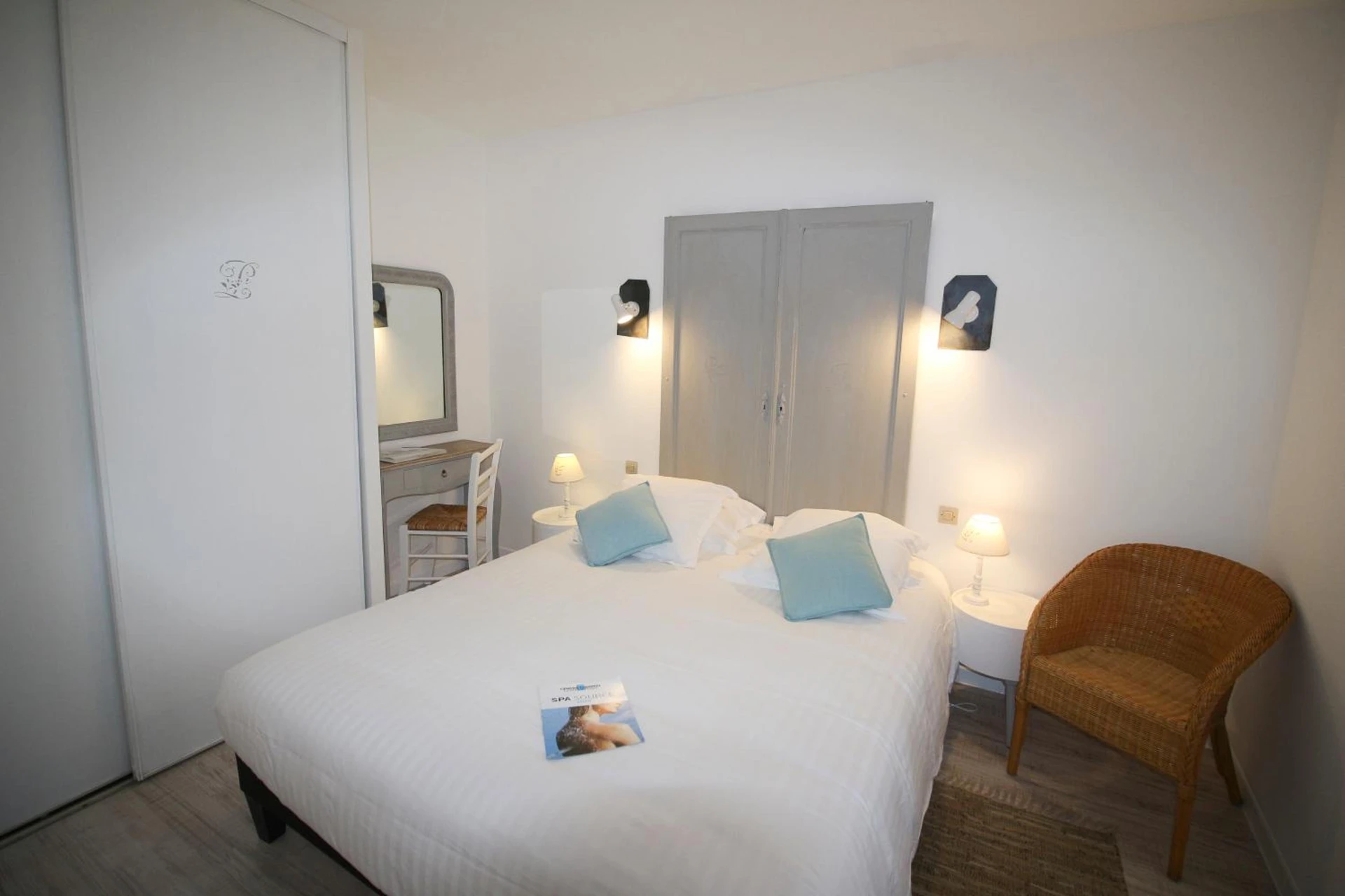 Chambre disponible pour un séminaire d'entreprise à Logis Hôtel & Restaurant Au Clos Paillé Charme & Caractère - La Roche-Posay