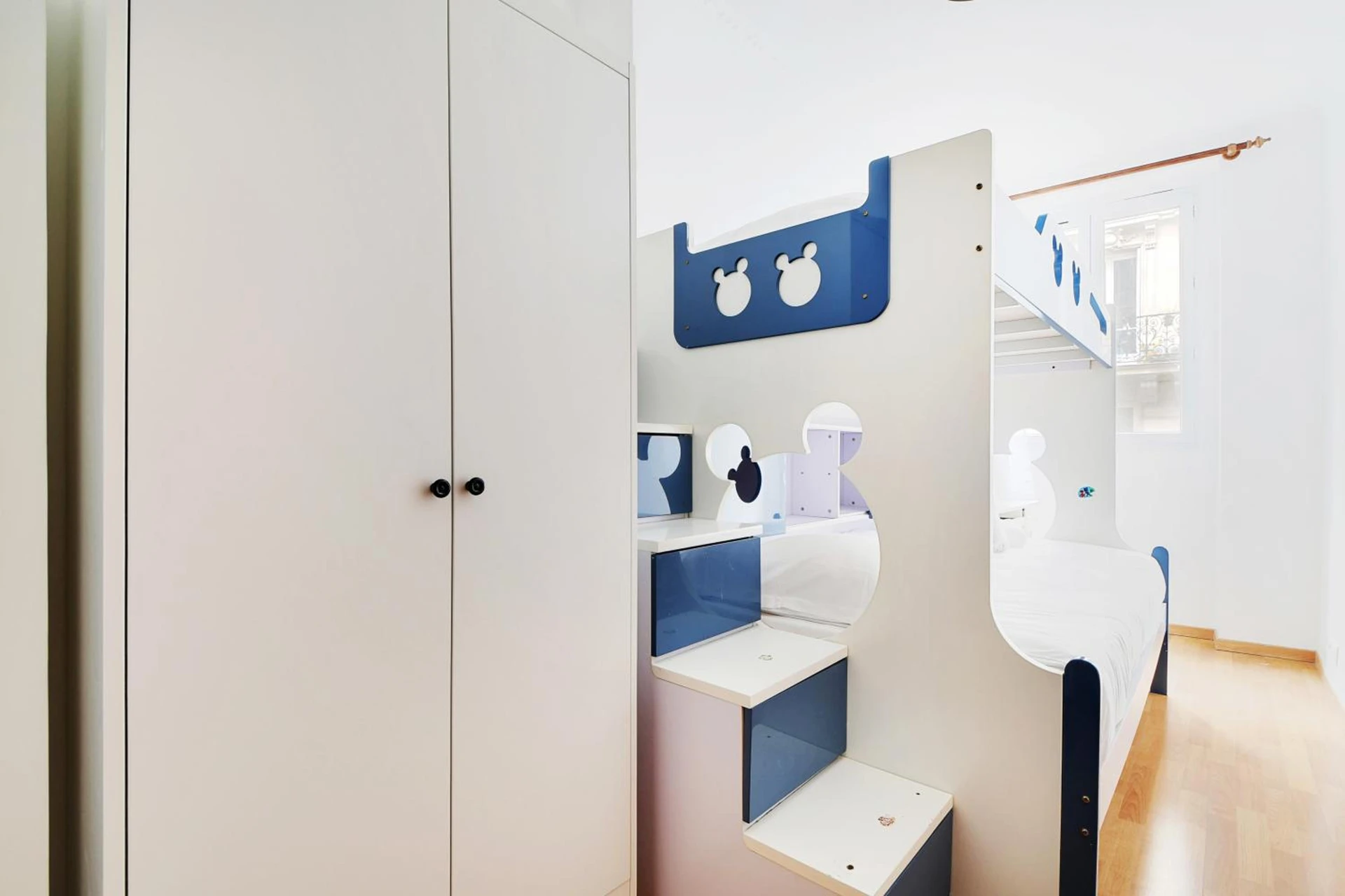 Chambre disponible pour un séminaire d'entreprise à Vivez au coeur du centre de Paris! Métro à 1min - Proche Republique - Paris