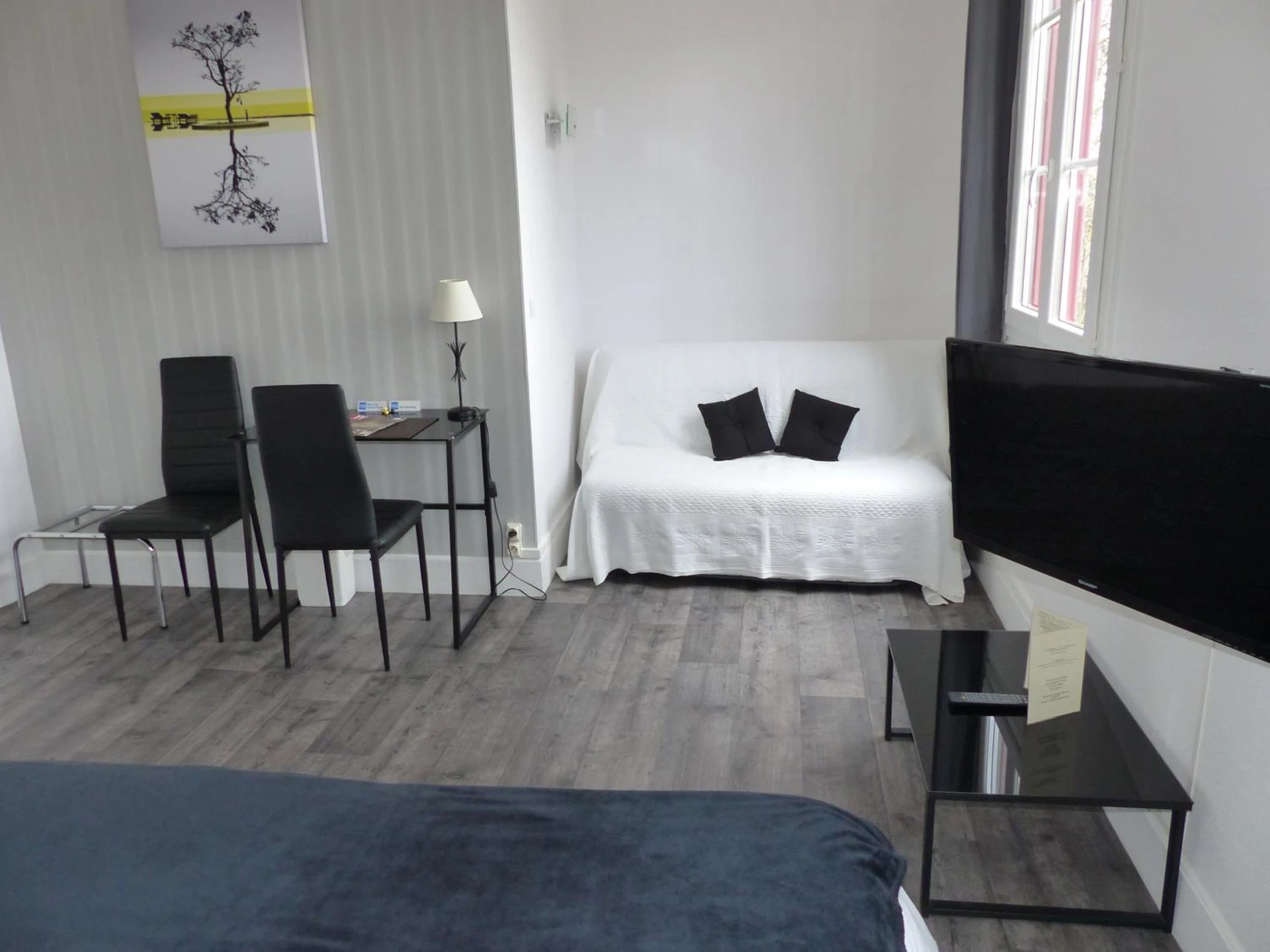 Chambre disponible pour un séminaire d'entreprise à Logis Hotels - Au Colombier du Touron - Brax