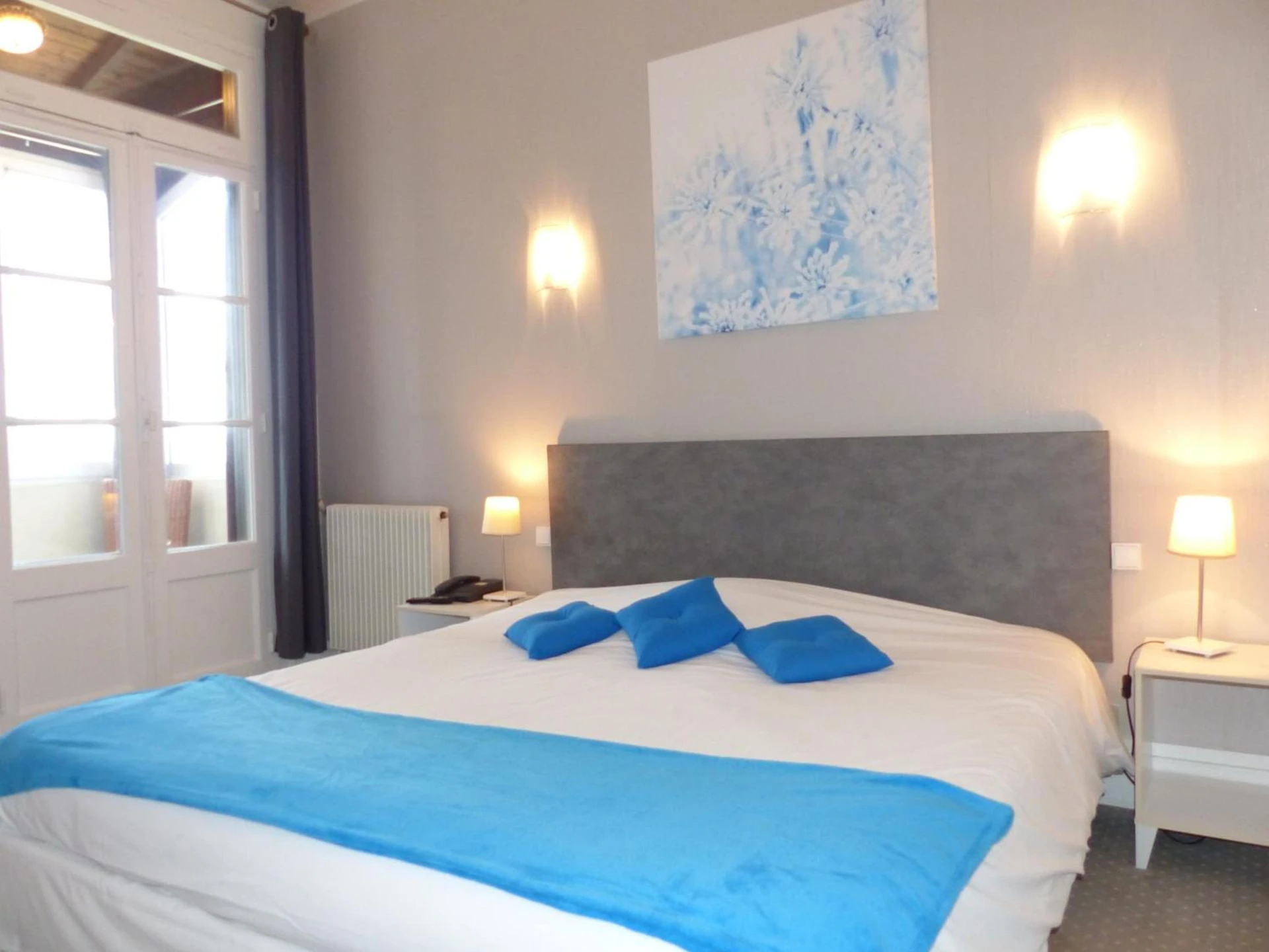Chambre disponible pour un séminaire d'entreprise à Logis Hotels - Au Colombier du Touron - Brax