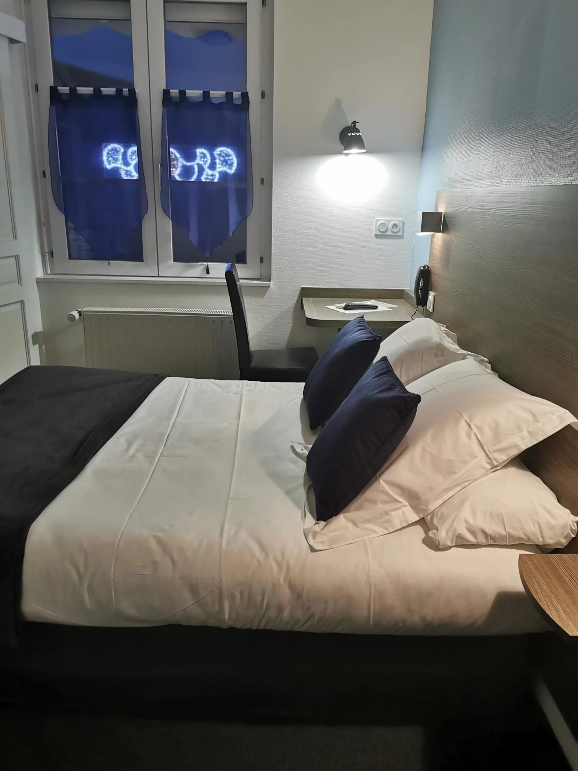 Chambre disponible pour un séminaire d'entreprise à Hotel Logis Au Moyne de Saire - Réville