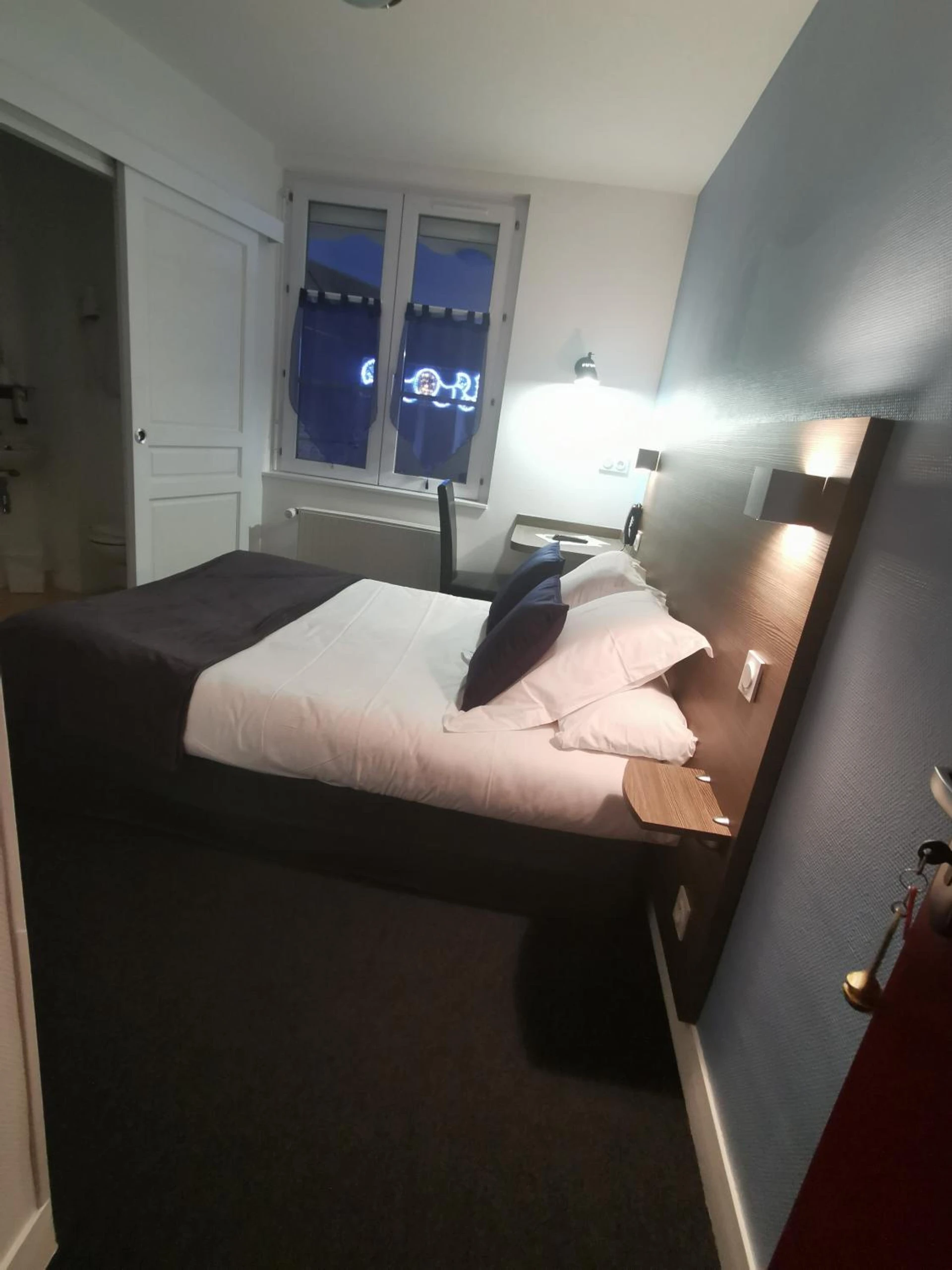 Chambre disponible pour un séminaire d'entreprise à Hotel Logis Au Moyne de Saire - Réville