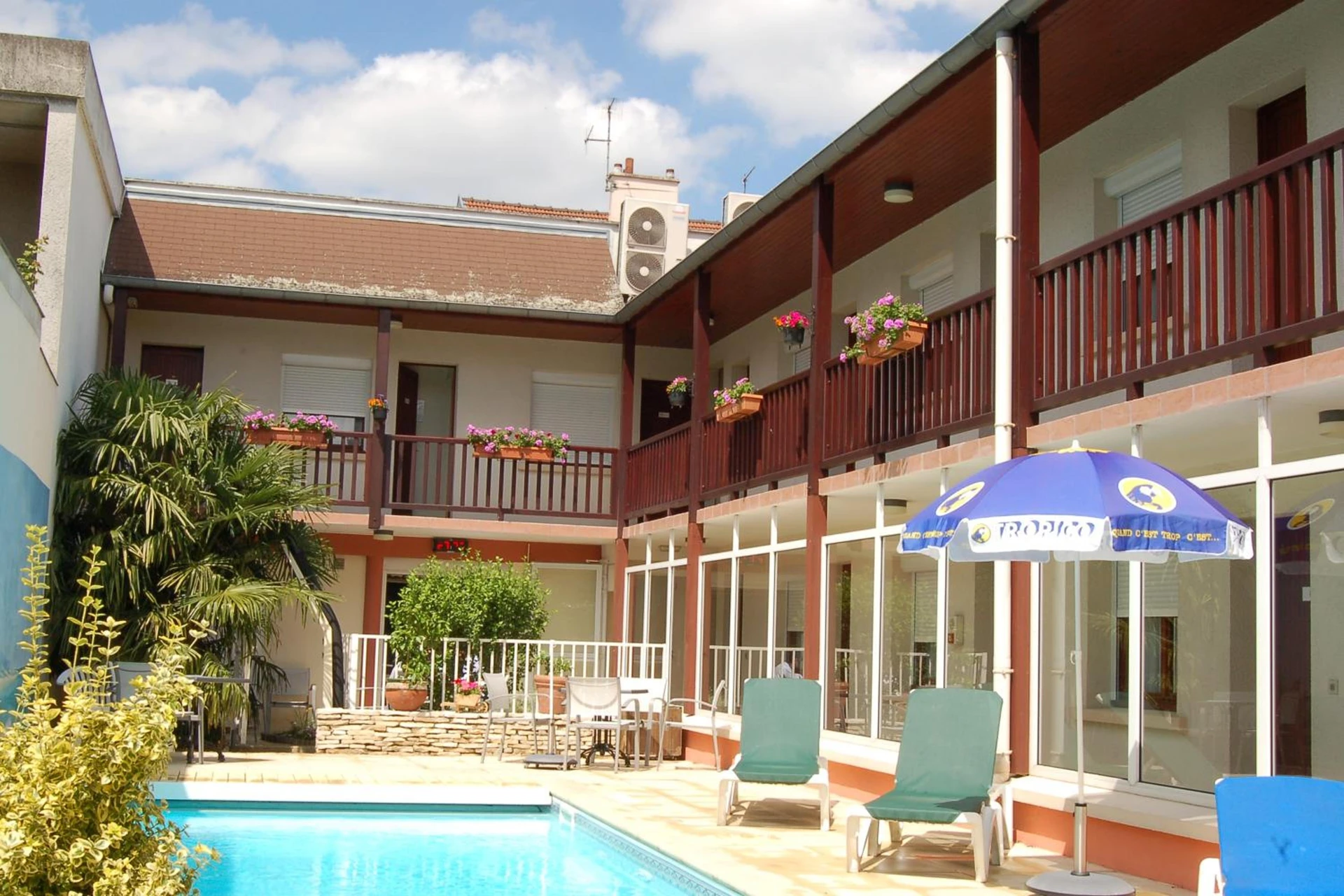 Espaces de team building à Logis Hotel au tambour - Organiser un séminaire d'entreprise à Reims