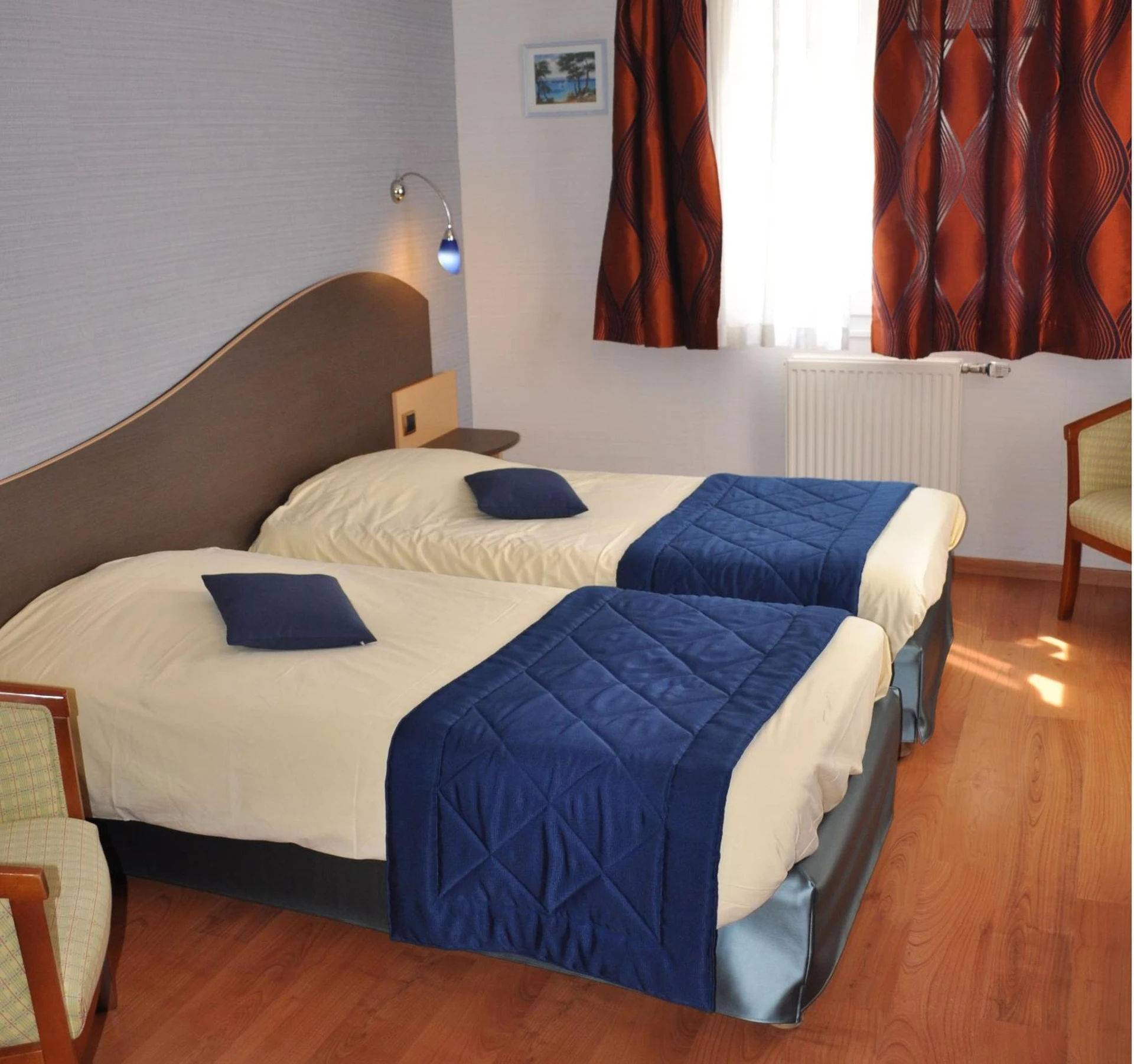 Chambre disponible pour un séminaire d'entreprise à Logis Hotel au tambour - Reims