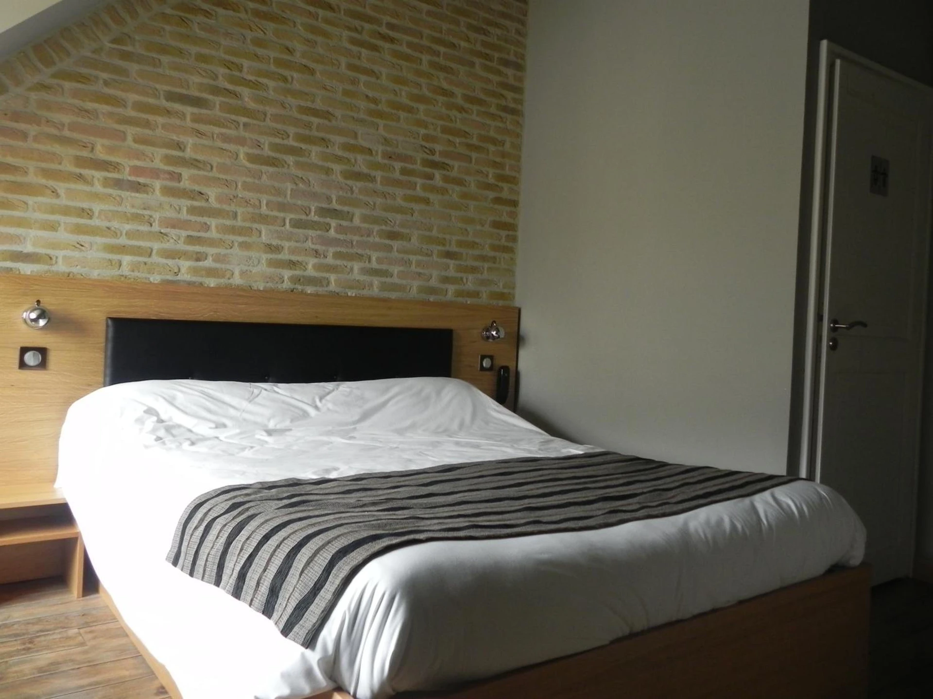 Chambre disponible pour un séminaire d'entreprise à Hôtel - Restaurant Au Tonnelier - Bergues