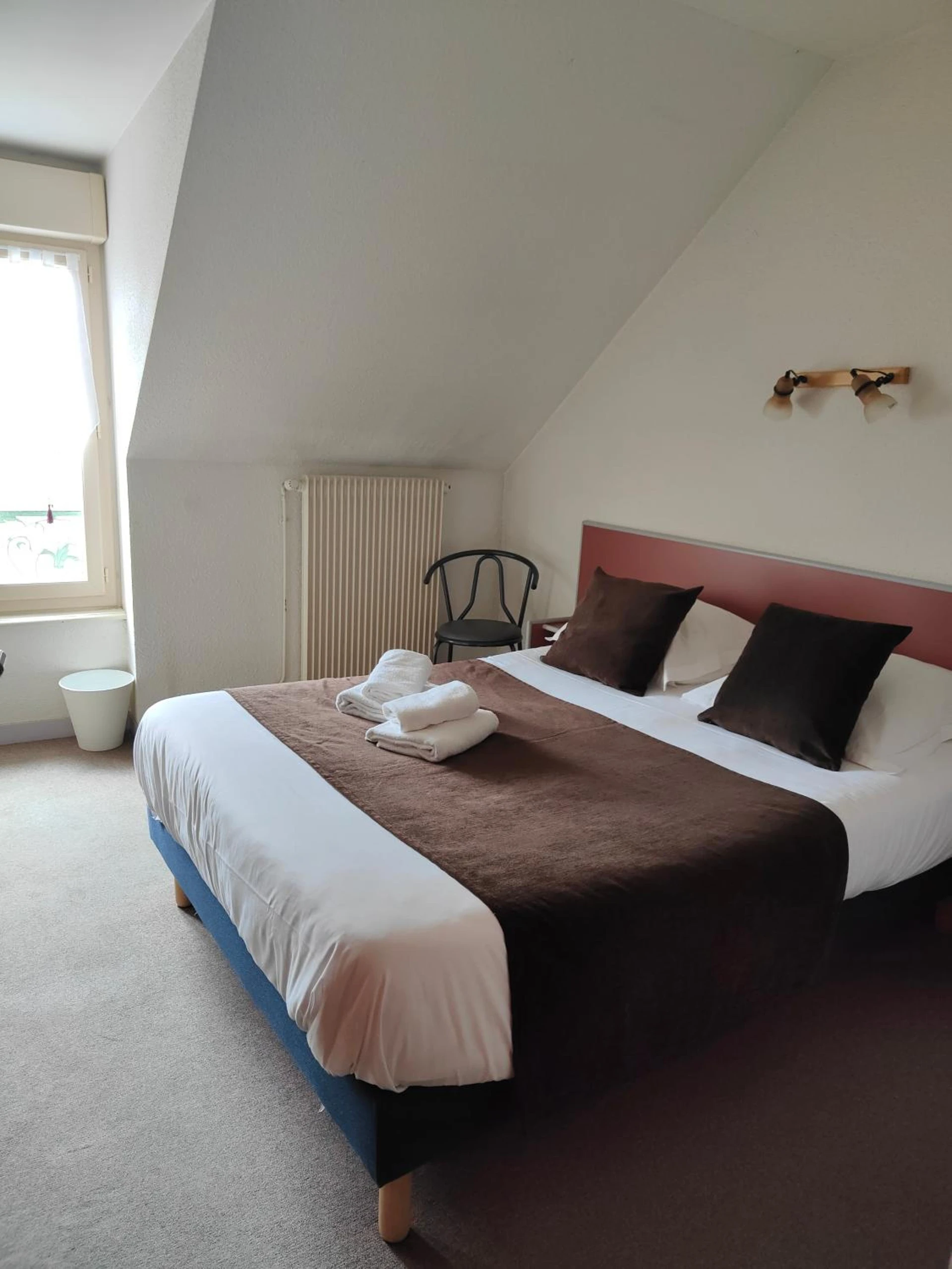 Chambre disponible pour un séminaire d'entreprise à Hotel Au Val Doré - La Bourboule