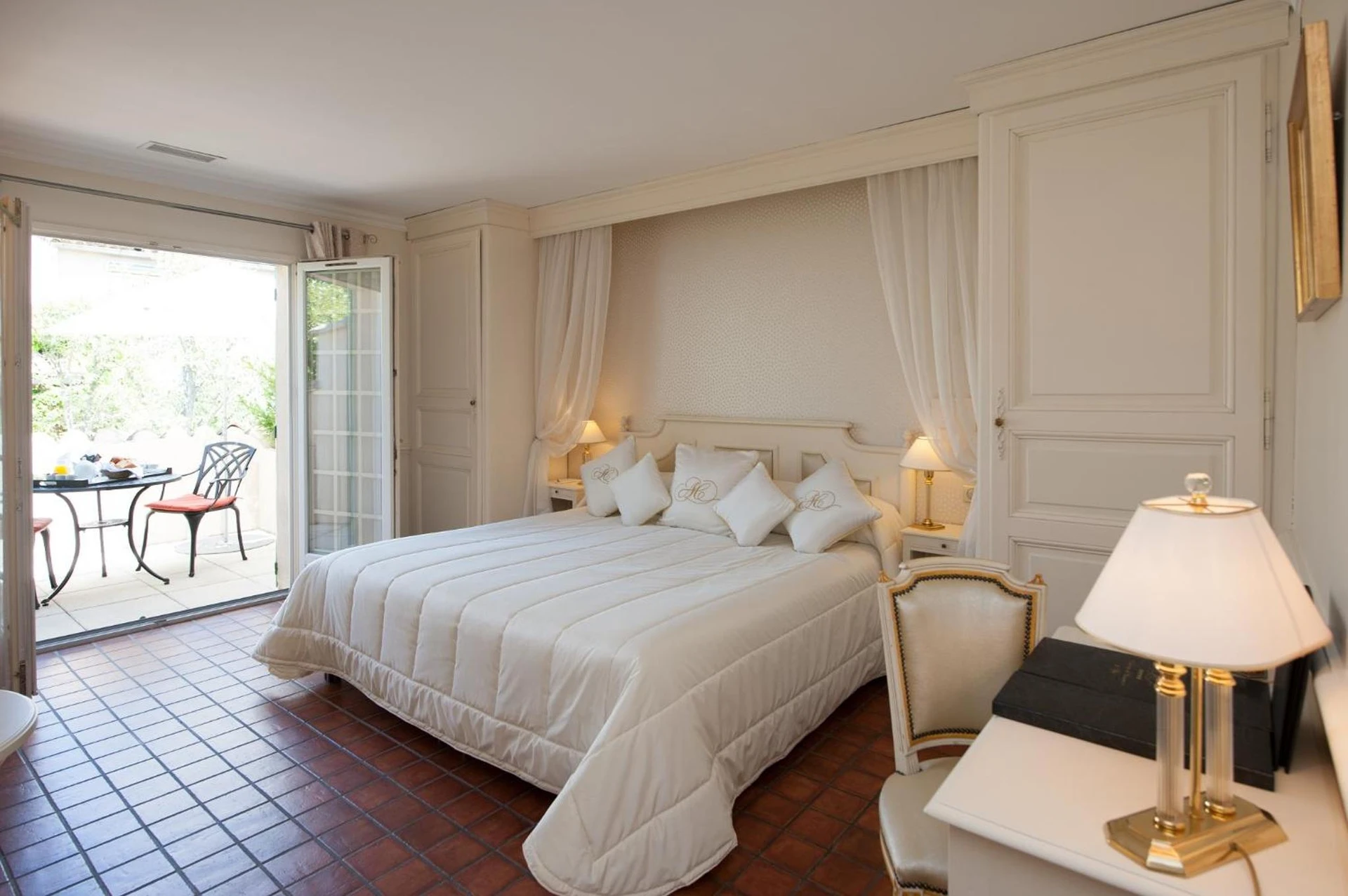Chambre disponible pour un séminaire d'entreprise à Auberge de Cassagne & Spa - Le Pontet