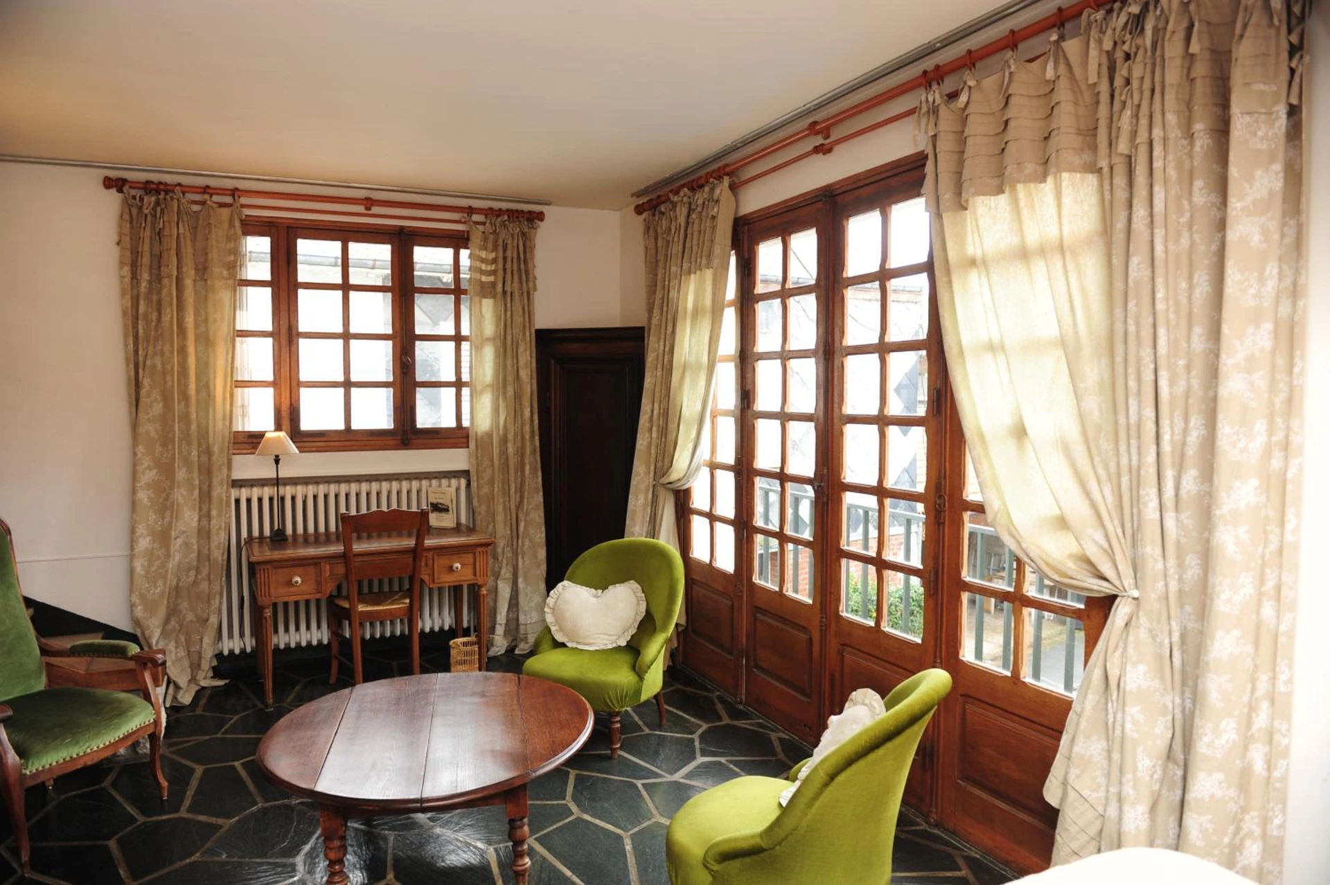 Ambiance de travail pour séminaire d'entreprise à Auberge De L'abbaye - Signy-lʼAbbaye