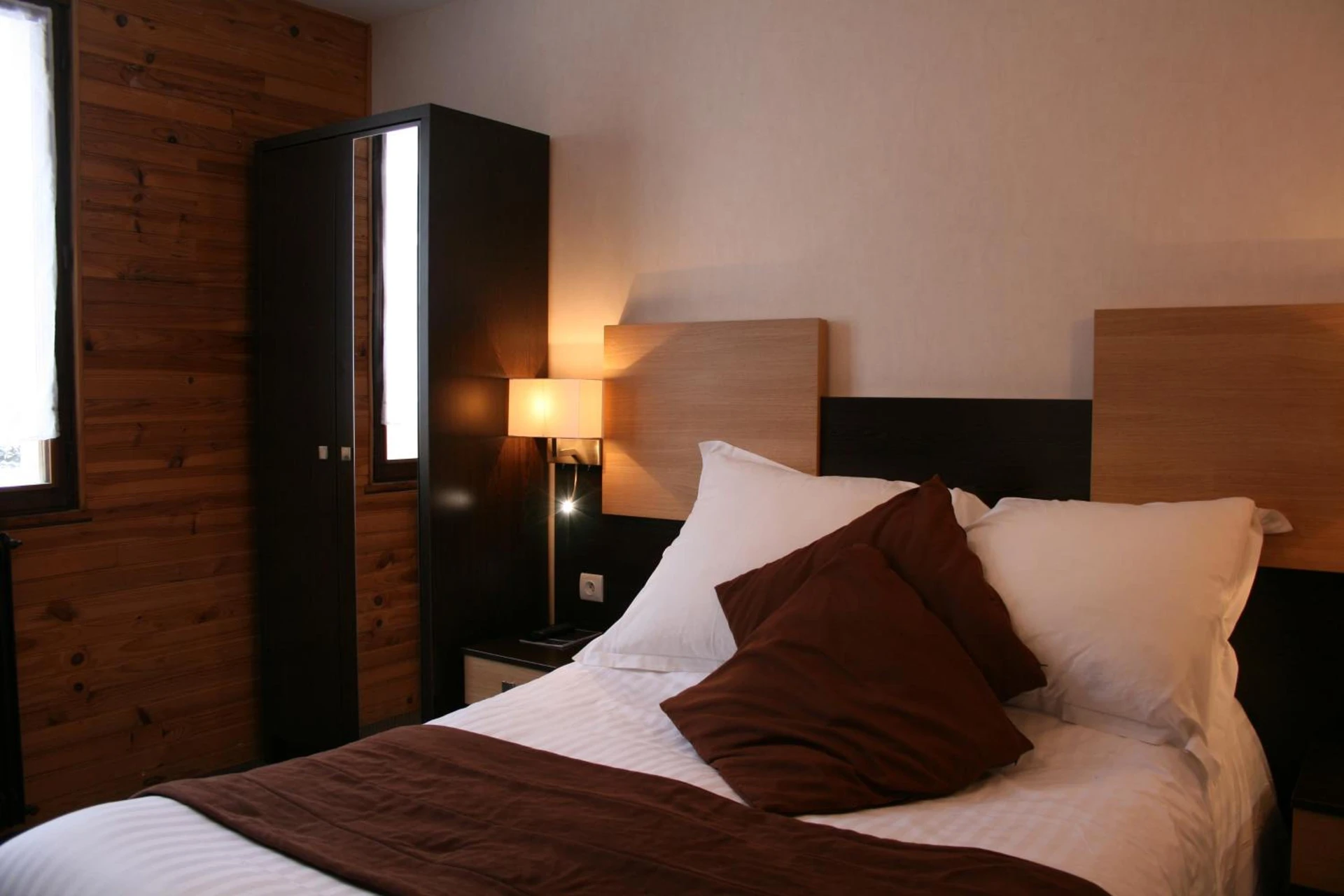 Magnifique chambre pour un séminaire d'entreprise à Auberge de la Petite Ferme, Super-Besse Est, The Originals Relais - Besse-et-Saint-Anastaise