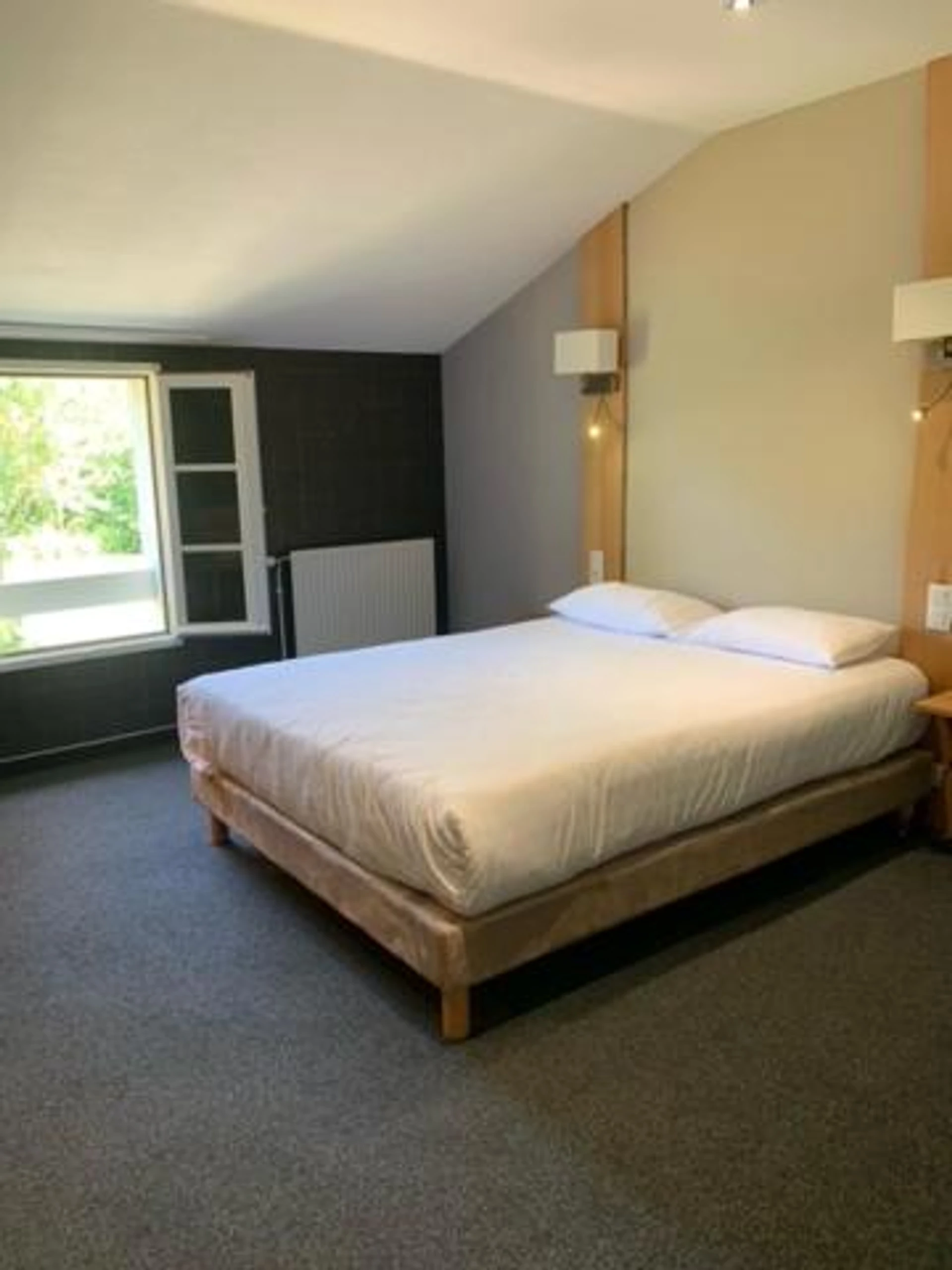 Chambre disponible pour un séminaire d'entreprise à Logis Auberge De La Riviere - Aix-en-Provence