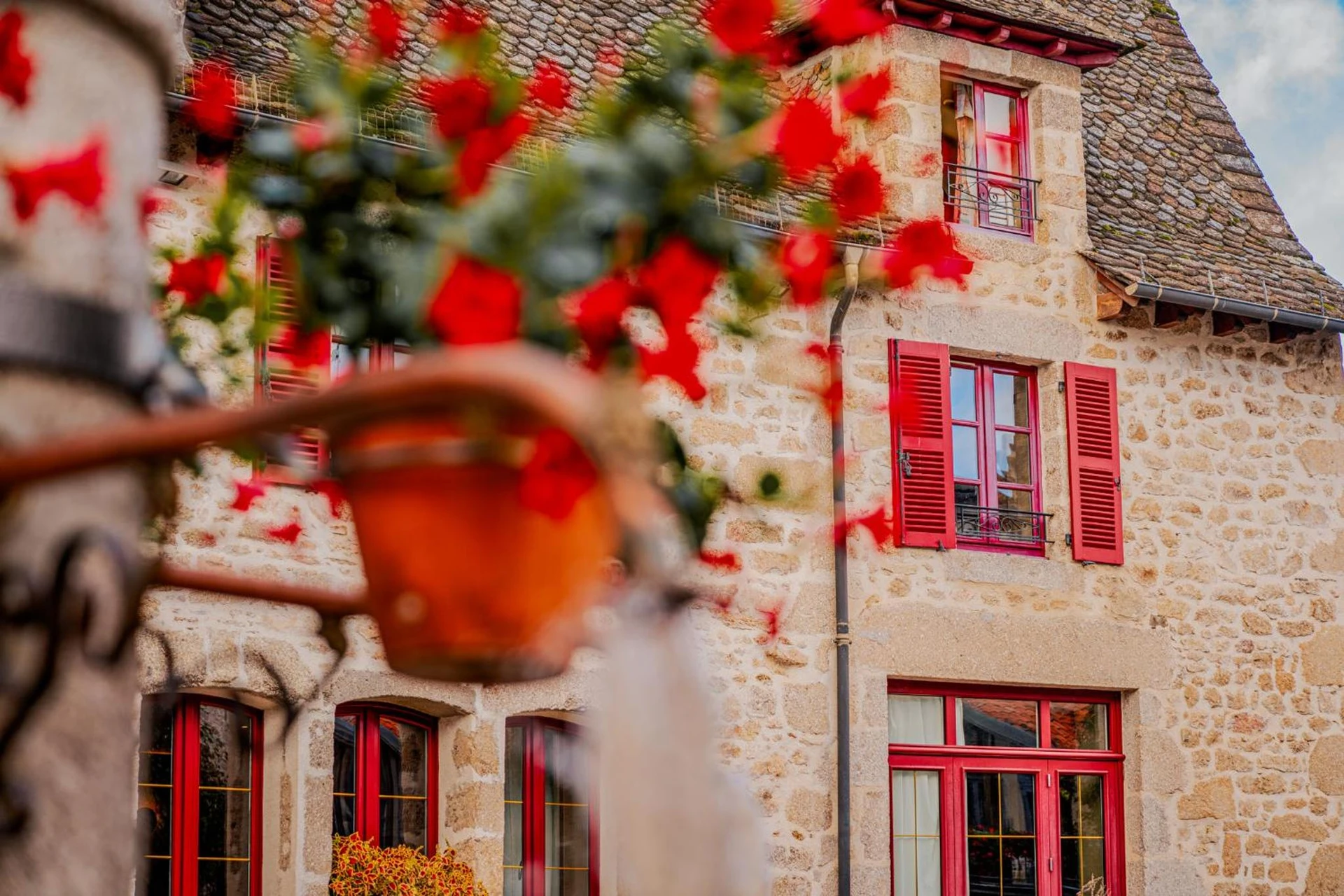 Organiser un séminaire d'entreprise : Demeures & Châteaux Auberge de la Tour - Hôtel & Restaurants - Marcolès Auvergne à le-blanc-mesnil