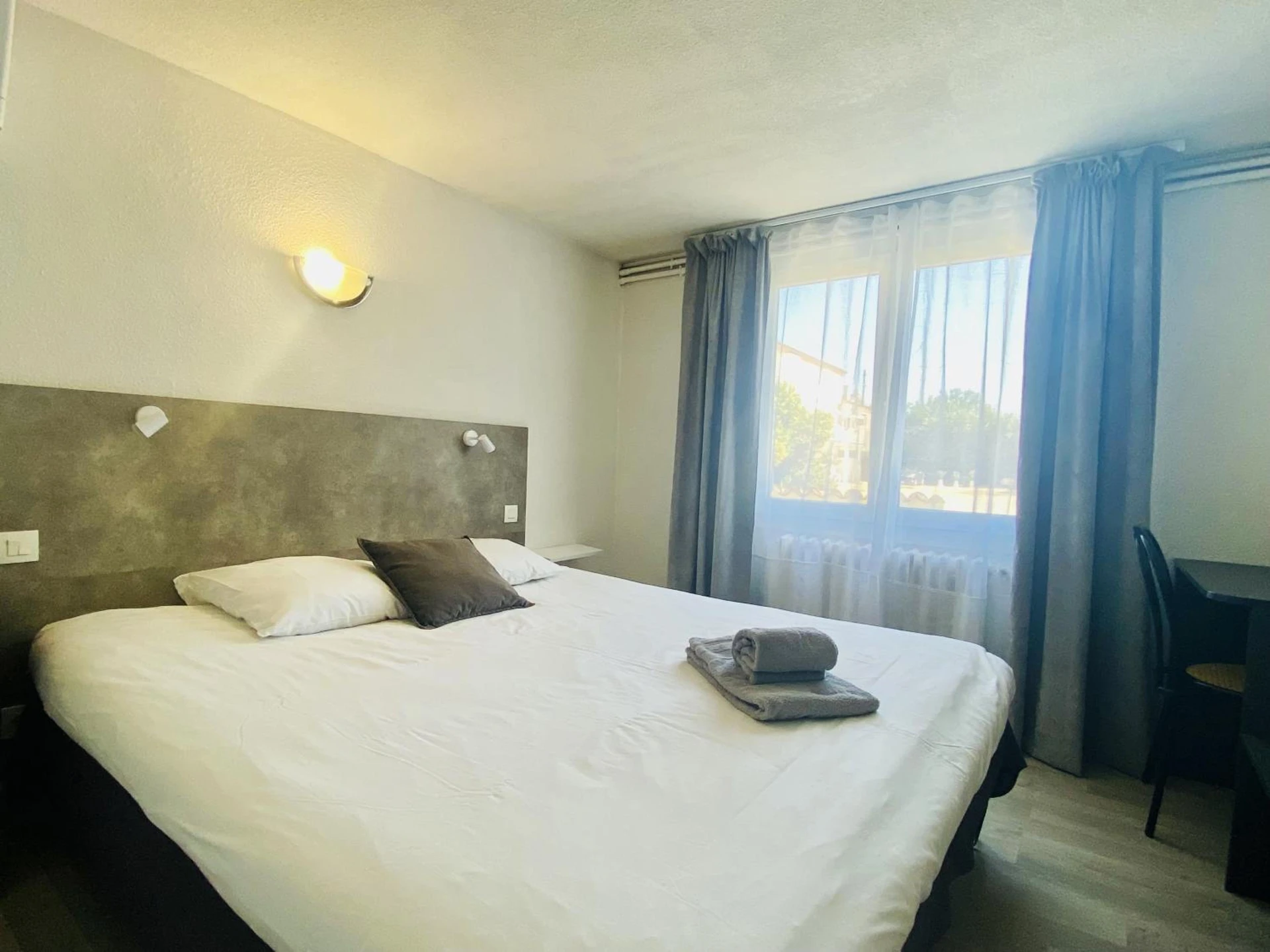 Chambre disponible pour un séminaire d'entreprise à Auberge de Lamagistere - Lamagistère